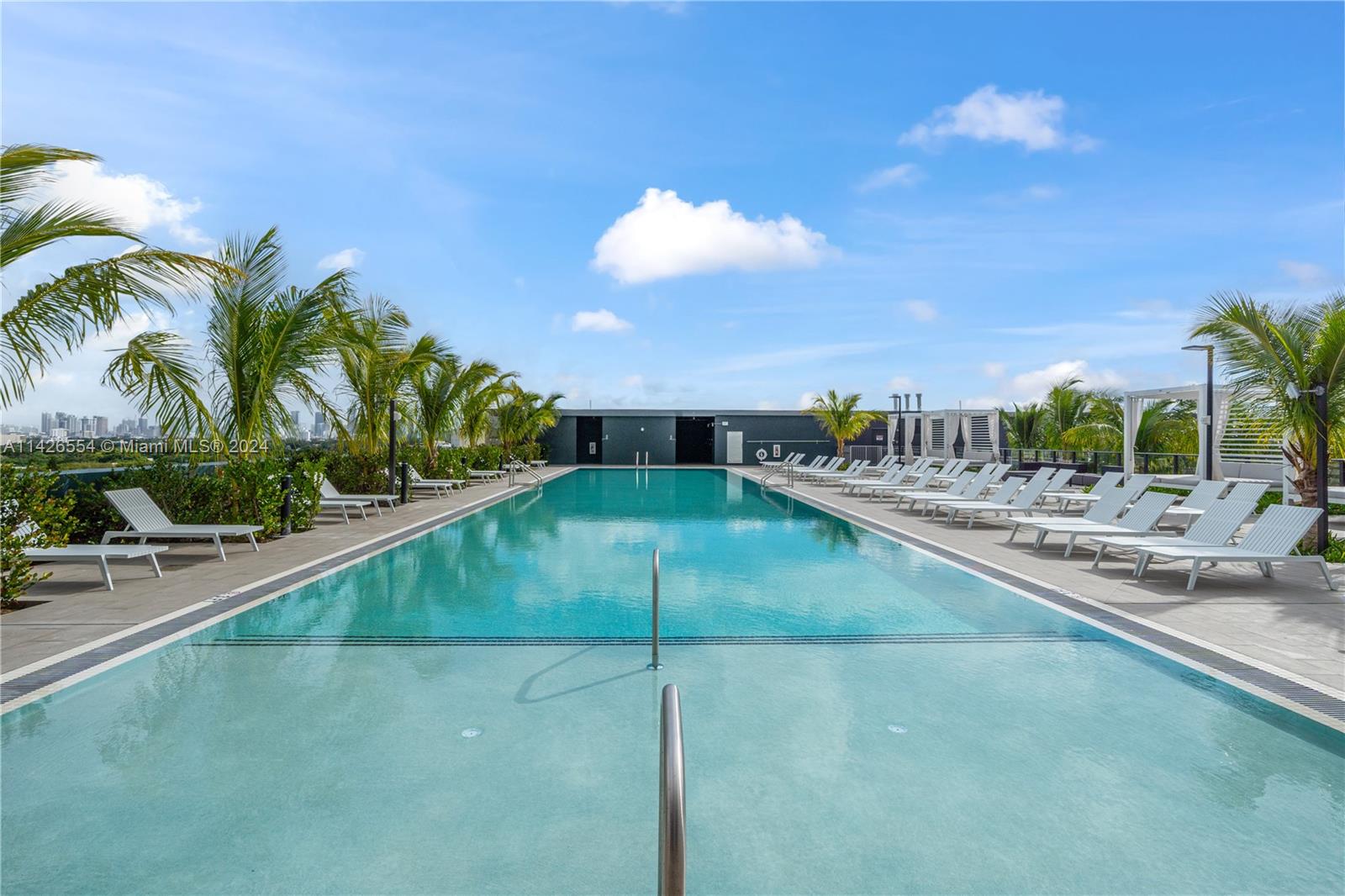 2800 SW 27th Terrace 1020, Coconut Grove, Florida 33133, 2 Bedrooms Bedrooms, ,2 BathroomsBathrooms,Residentiallease,For Rent,2800 SW 27th Terrace 1020,A11426554
