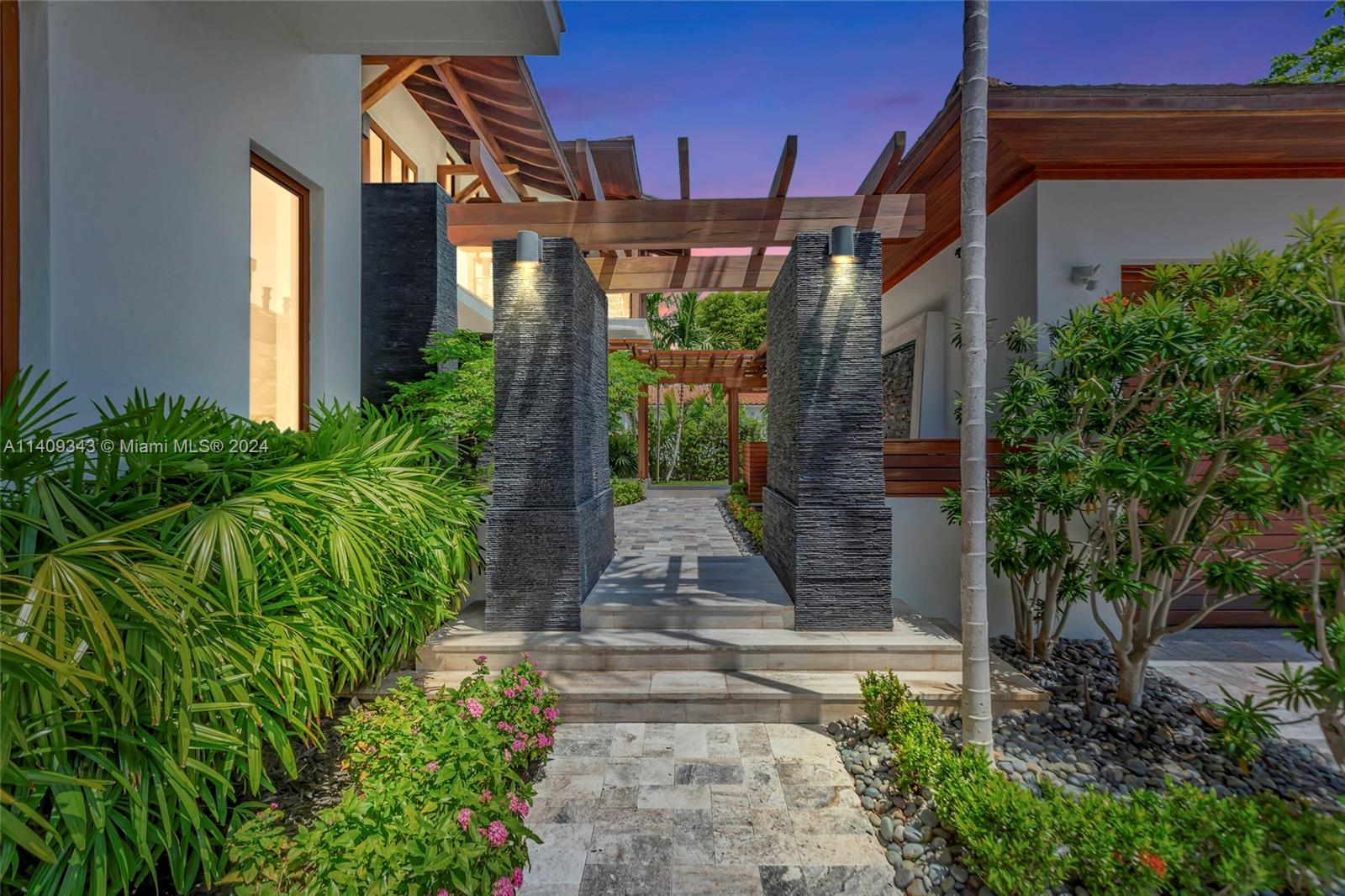 1020 Mariner Dr, Key Biscayne, FL, 33149 United States, 5 Bedrooms Bedrooms, ,6 BathroomsBathrooms,Residential,For Sale,Mariner Dr,A11409343