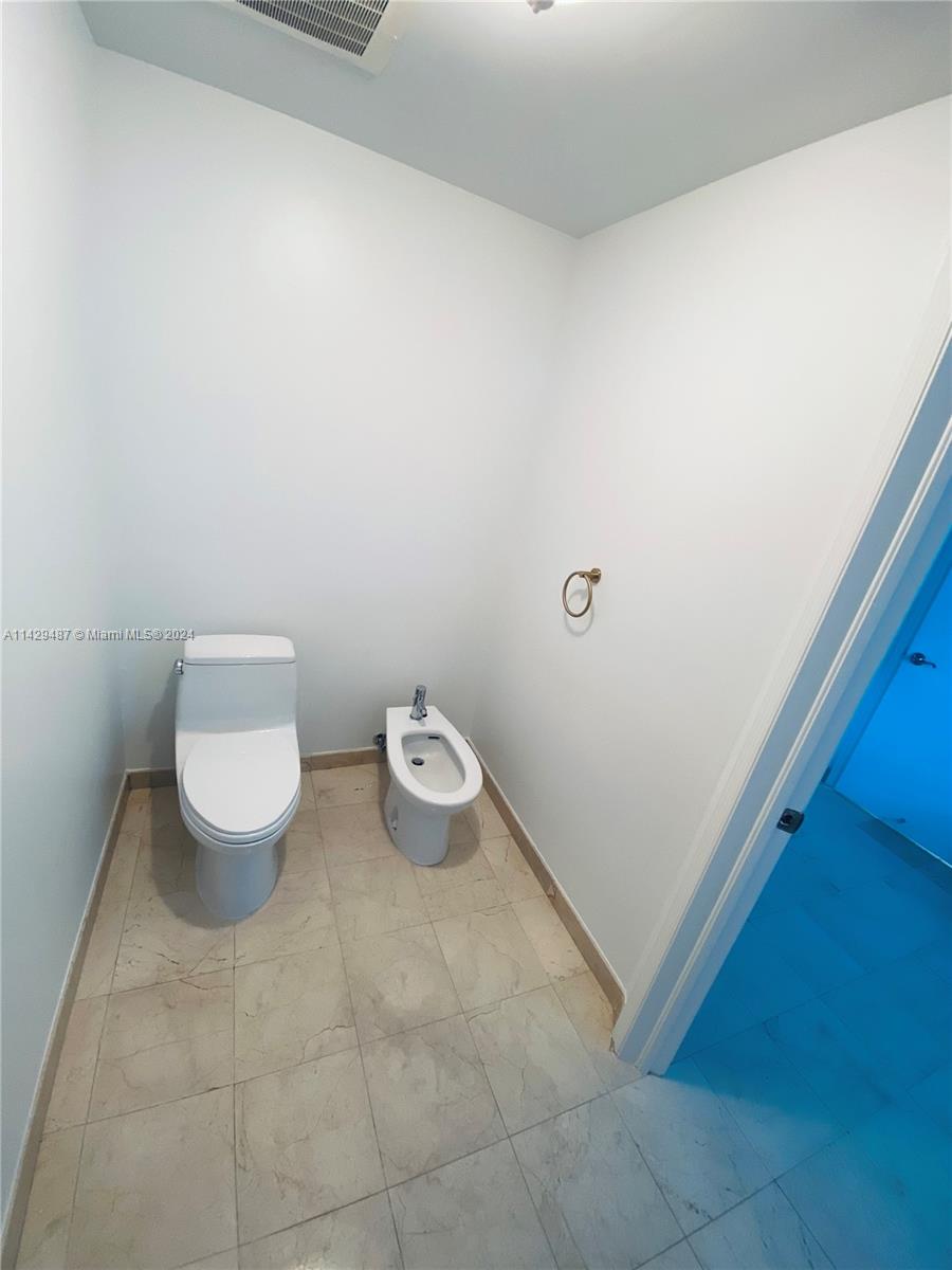 3000 188th St, Aventura, FL, 33180 United States, 2 Bedrooms Bedrooms, ,2 BathroomsBathrooms,Residential,For Sale,188th St,A11429487