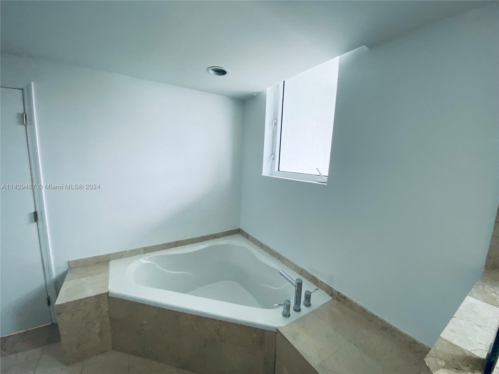 3000 188th St, Aventura, FL, 33180 United States, 2 Bedrooms Bedrooms, ,2 BathroomsBathrooms,Residential,For Sale,188th St,A11429487