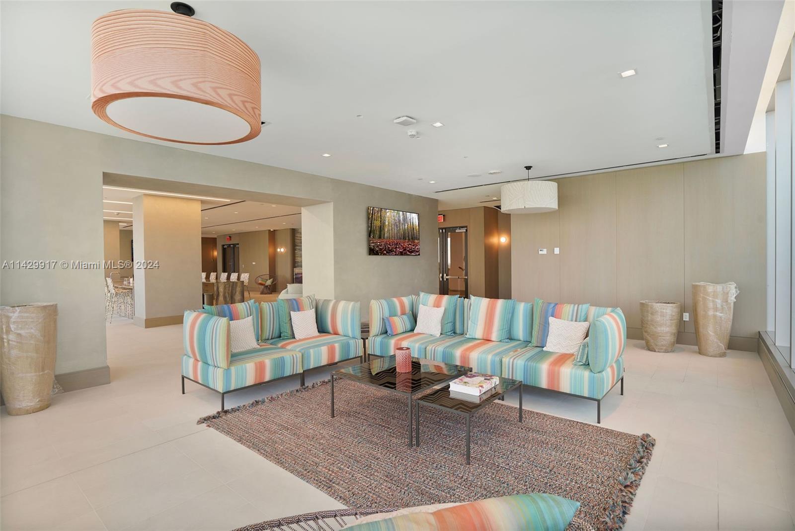 Bay Lounge