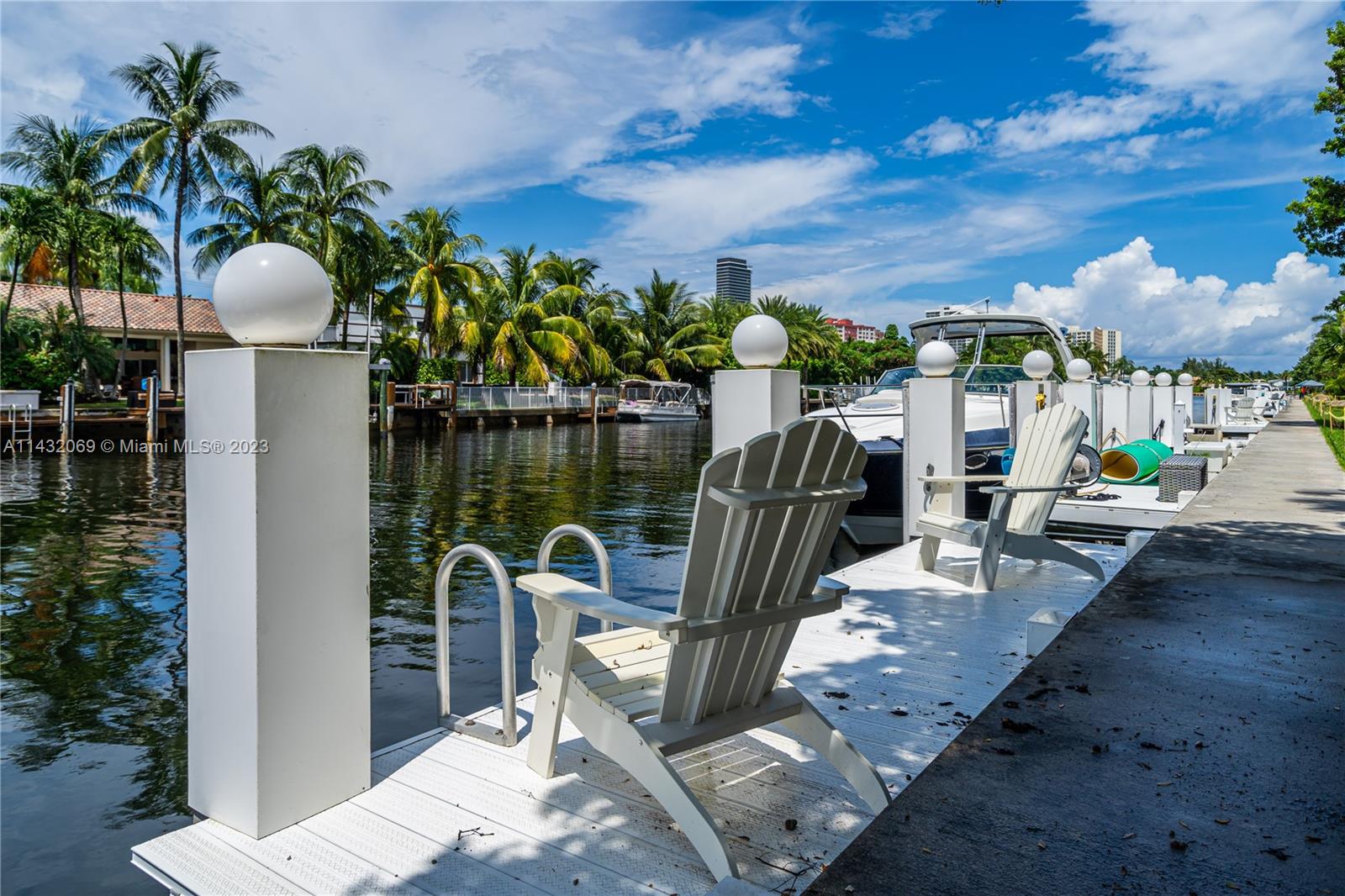 Dock