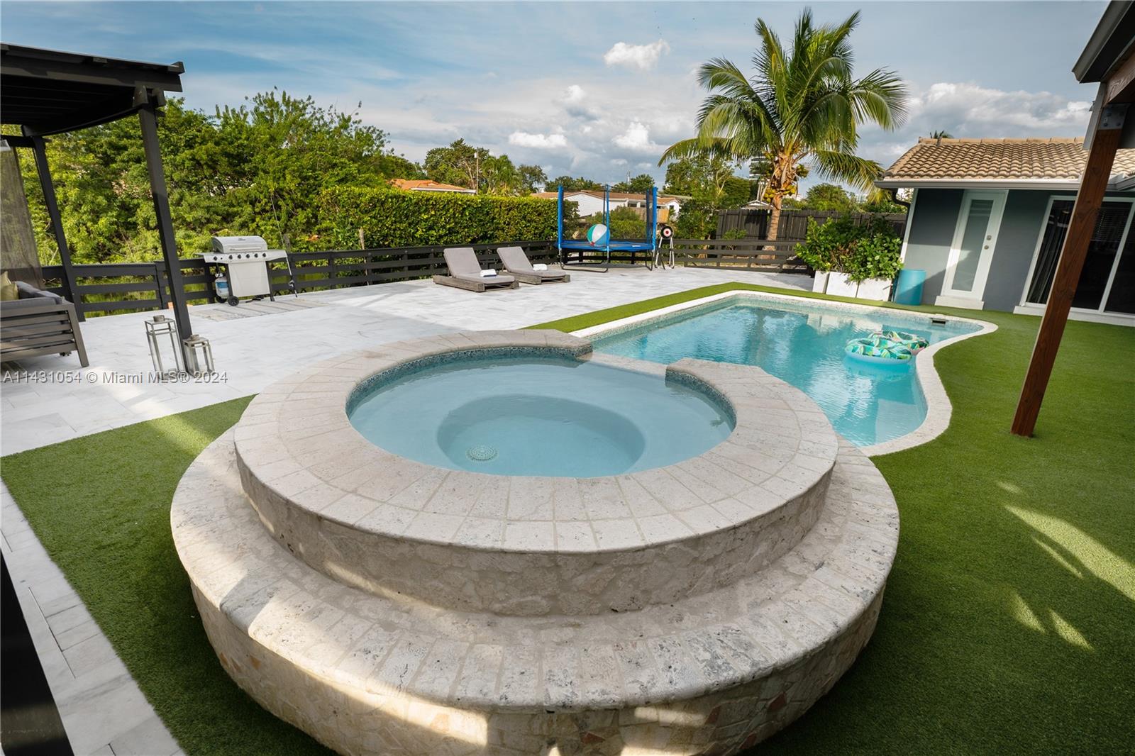 2355 NE 195th St 0, Miami, Florida 33180, 3 Bedrooms Bedrooms, ,3 BathroomsBathrooms,Residentiallease,For Rent,2355 NE 195th St 0,A11431054