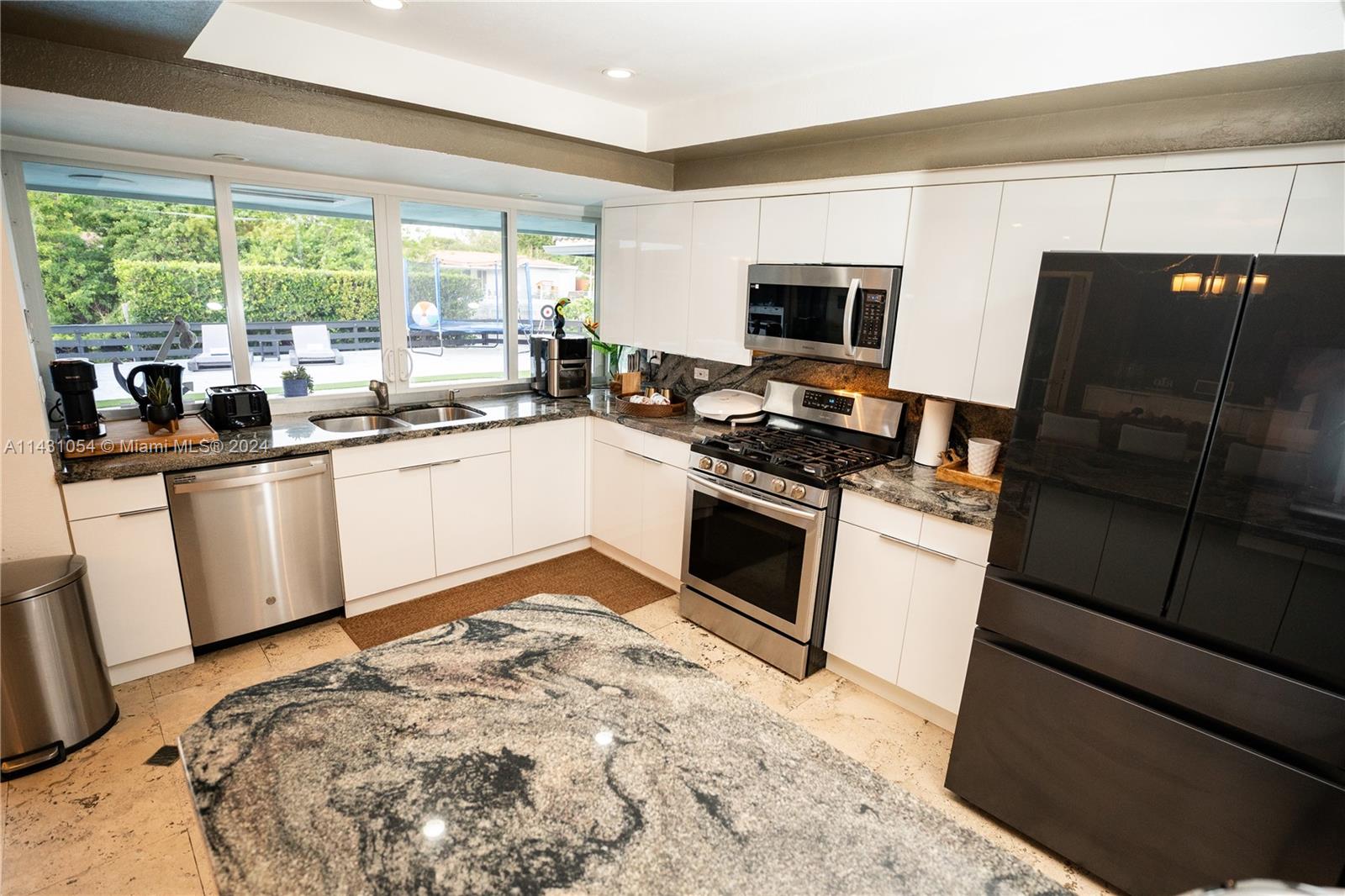 2355 NE 195th St 0, Miami, Florida 33180, 3 Bedrooms Bedrooms, ,3 BathroomsBathrooms,Residentiallease,For Rent,2355 NE 195th St 0,A11431054