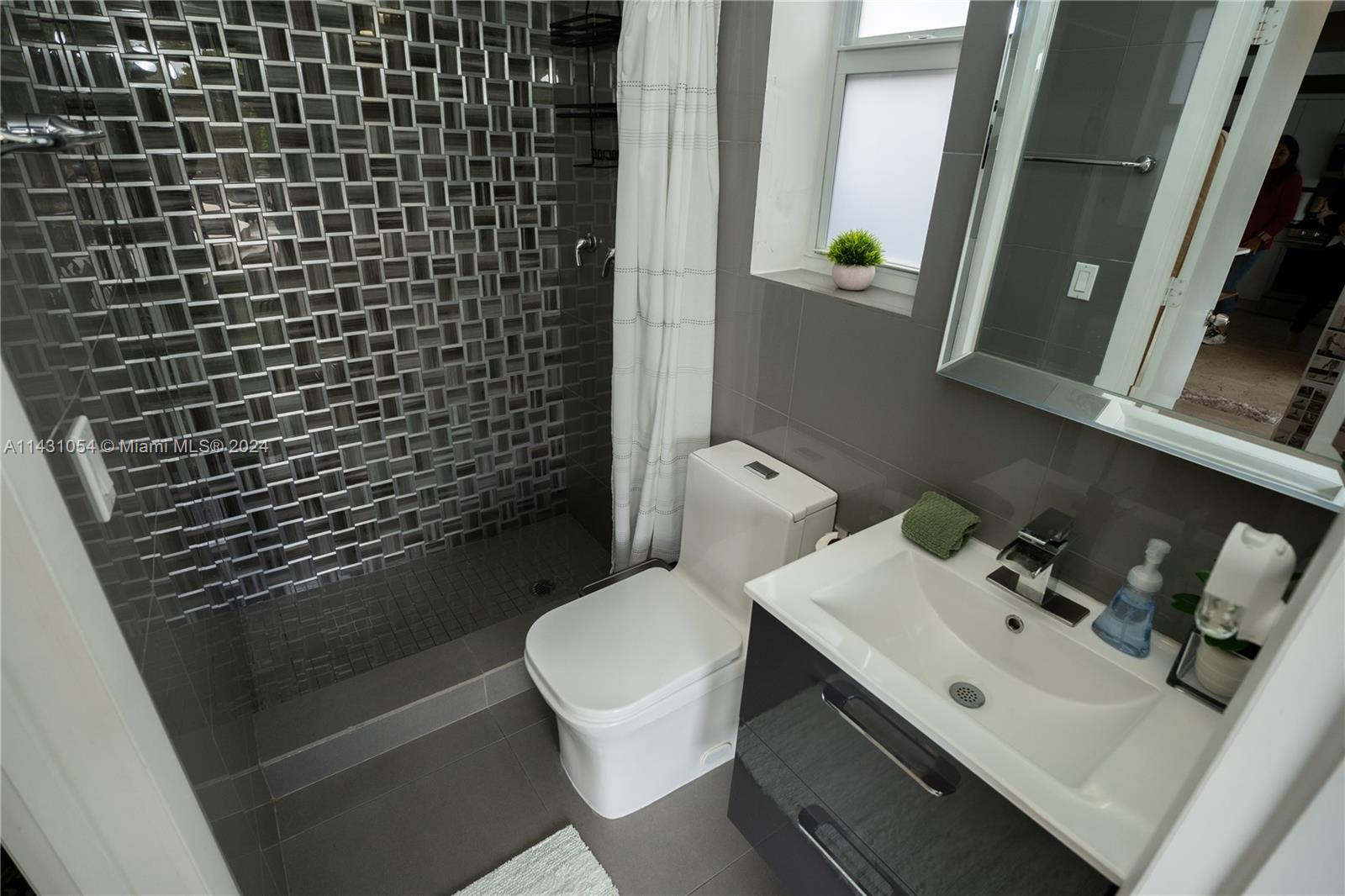 2355 NE 195th St 0, Miami, Florida 33180, 3 Bedrooms Bedrooms, ,3 BathroomsBathrooms,Residentiallease,For Rent,2355 NE 195th St 0,A11431054