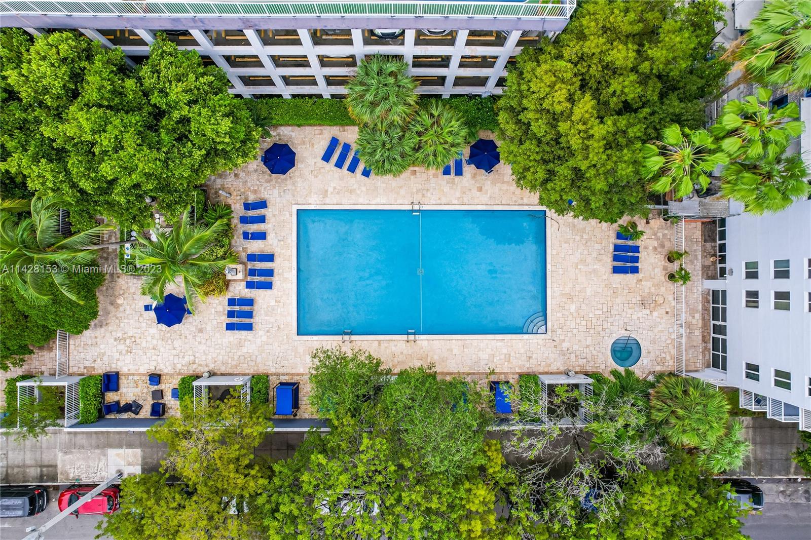 great area around the pool