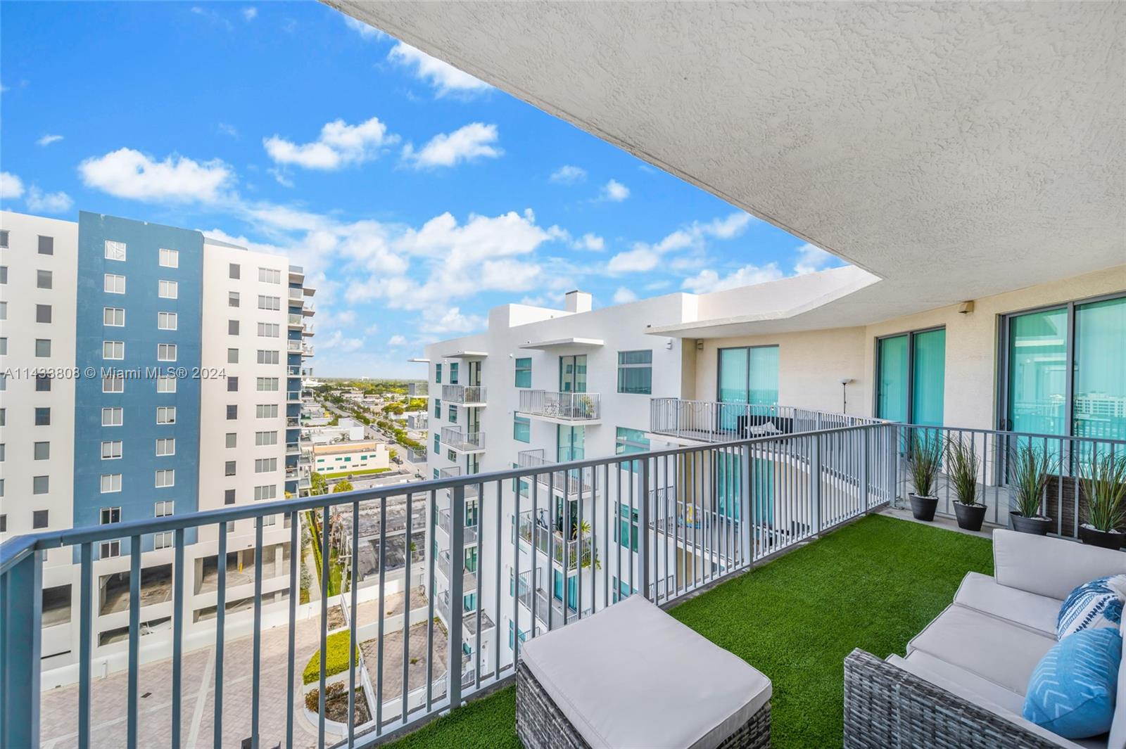 140 S Dixie Hwy 1008, Hollywood, Florida 33020, 1 Bedroom Bedrooms, ,1 BathroomBathrooms,Residential,For Sale,140 S Dixie Hwy 1008,A11433808