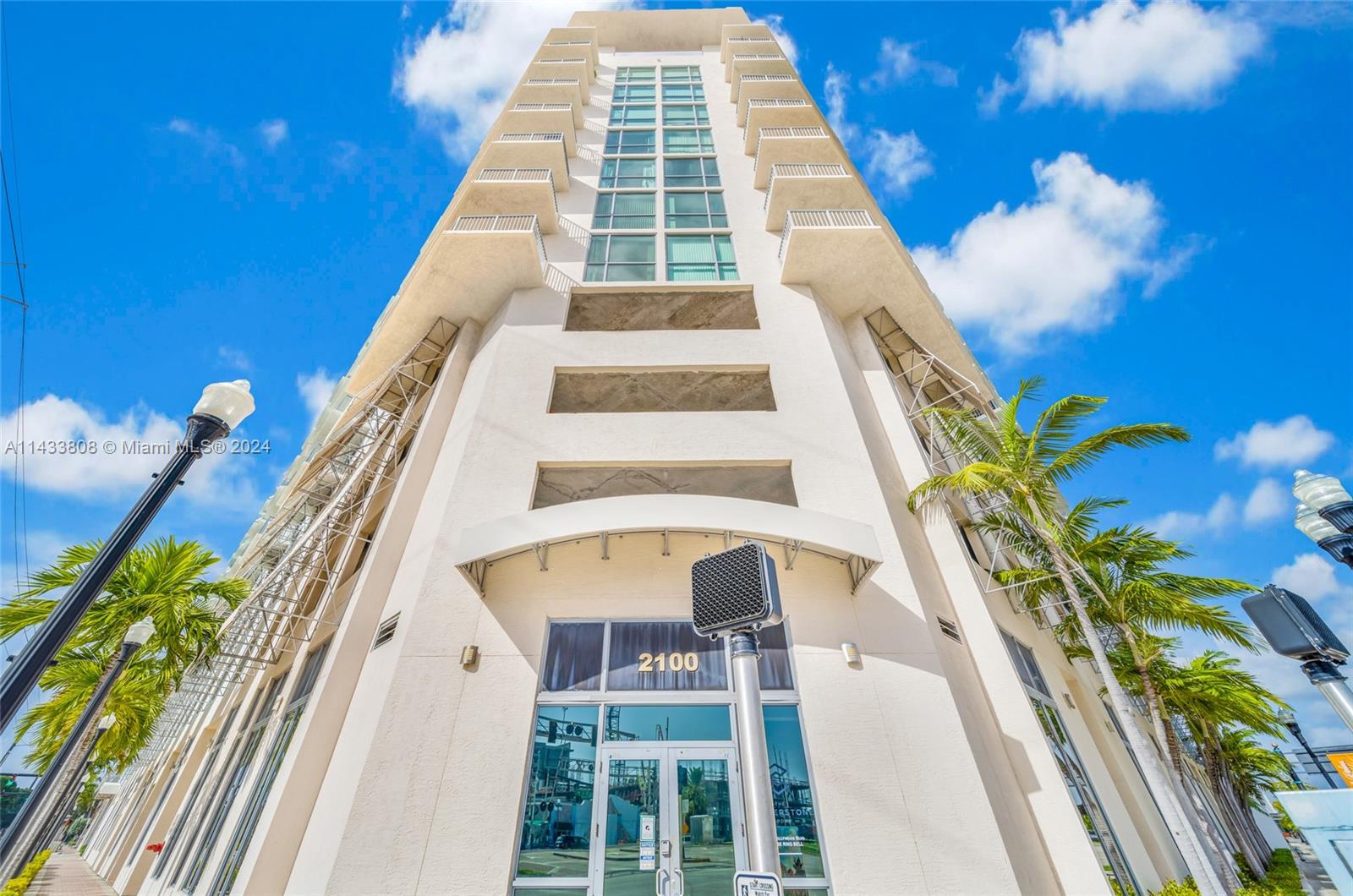 140 S Dixie Hwy 1008, Hollywood, Florida 33020, 1 Bedroom Bedrooms, ,1 BathroomBathrooms,Residential,For Sale,140 S Dixie Hwy 1008,A11433808