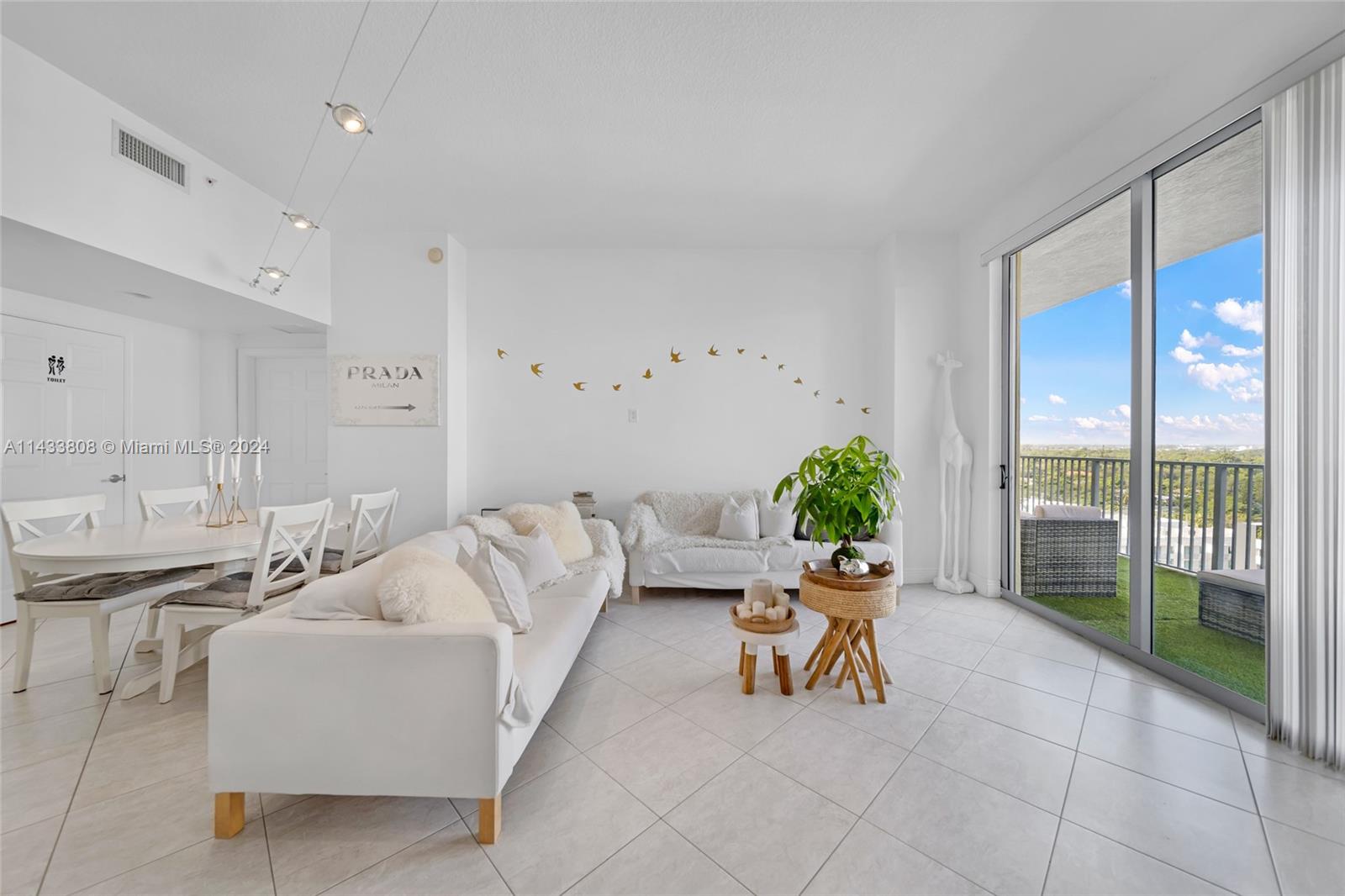 140 S Dixie Hwy 1008, Hollywood, Florida 33020, 1 Bedroom Bedrooms, ,1 BathroomBathrooms,Residential,For Sale,140 S Dixie Hwy 1008,A11433808