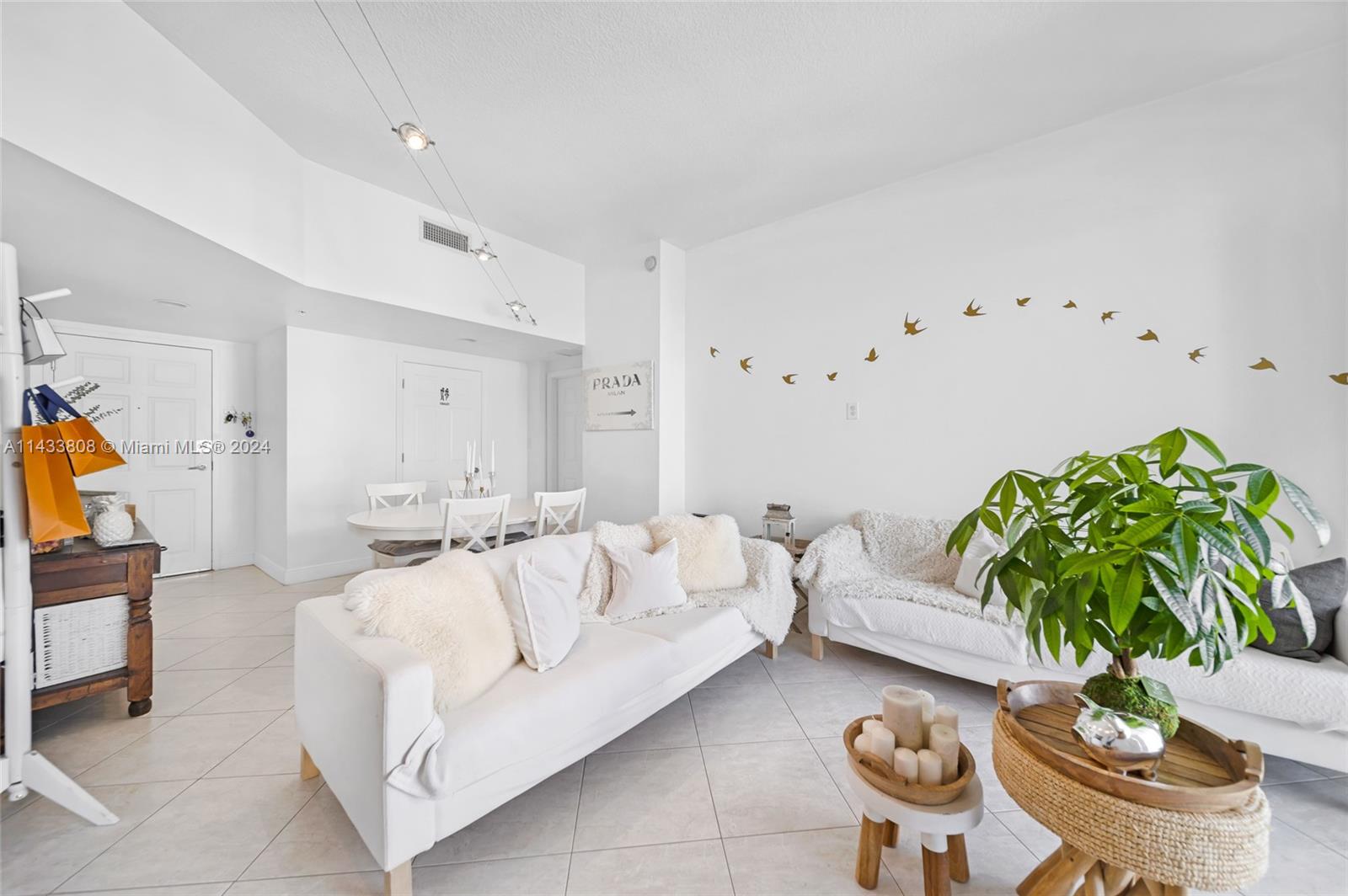 140 S Dixie Hwy 1008, Hollywood, Florida 33020, 1 Bedroom Bedrooms, ,1 BathroomBathrooms,Residential,For Sale,140 S Dixie Hwy 1008,A11433808