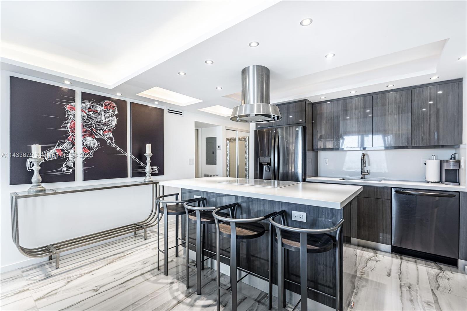 465 Ocean Dr, Miami Beach, FL, 33139 United States, 2 Bedrooms Bedrooms, ,2 BathroomsBathrooms,Residential,For Sale,Ocean Dr,A11433679