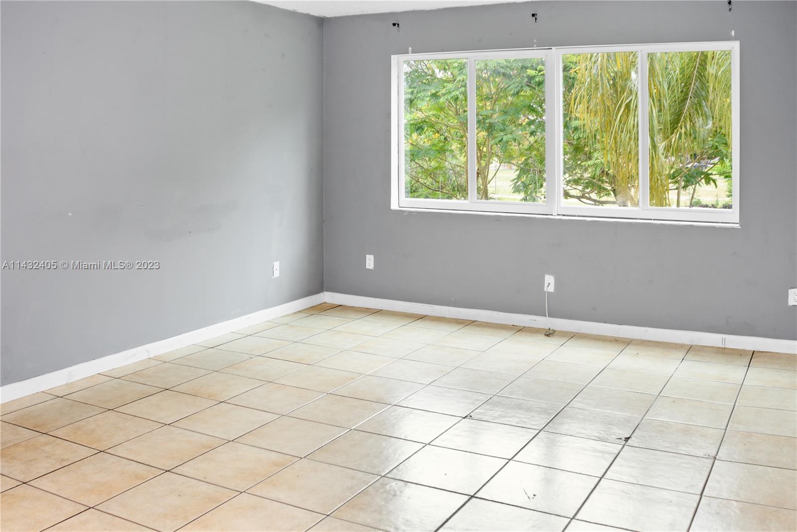 View as you enter the unit.