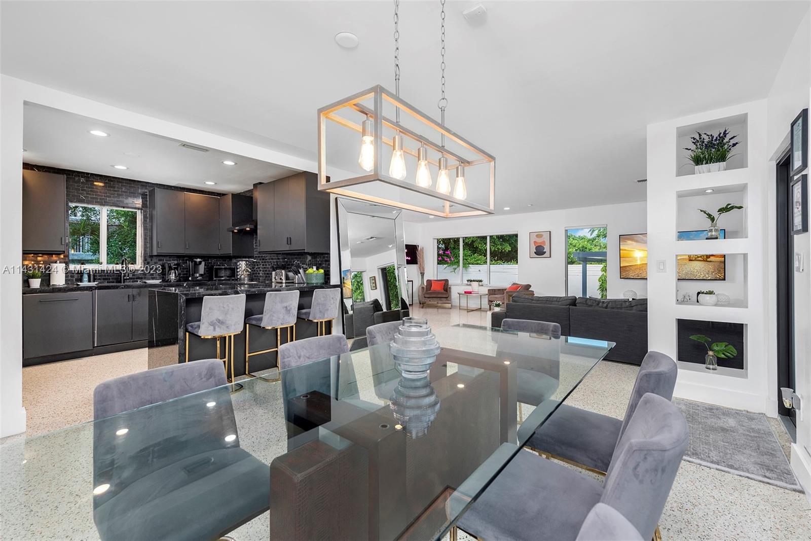 Dining​​‌​​​​‌​​‌‌​‌‌​​​‌‌​‌​‌​‌​​​‌​​ Area