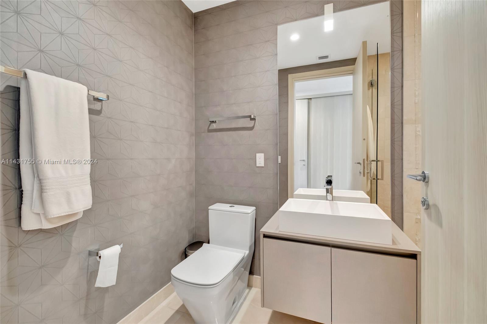 Living​​‌​​​​‌​​‌‌​‌‌​​​‌‌​‌​‌​‌​​​‌​​ Room