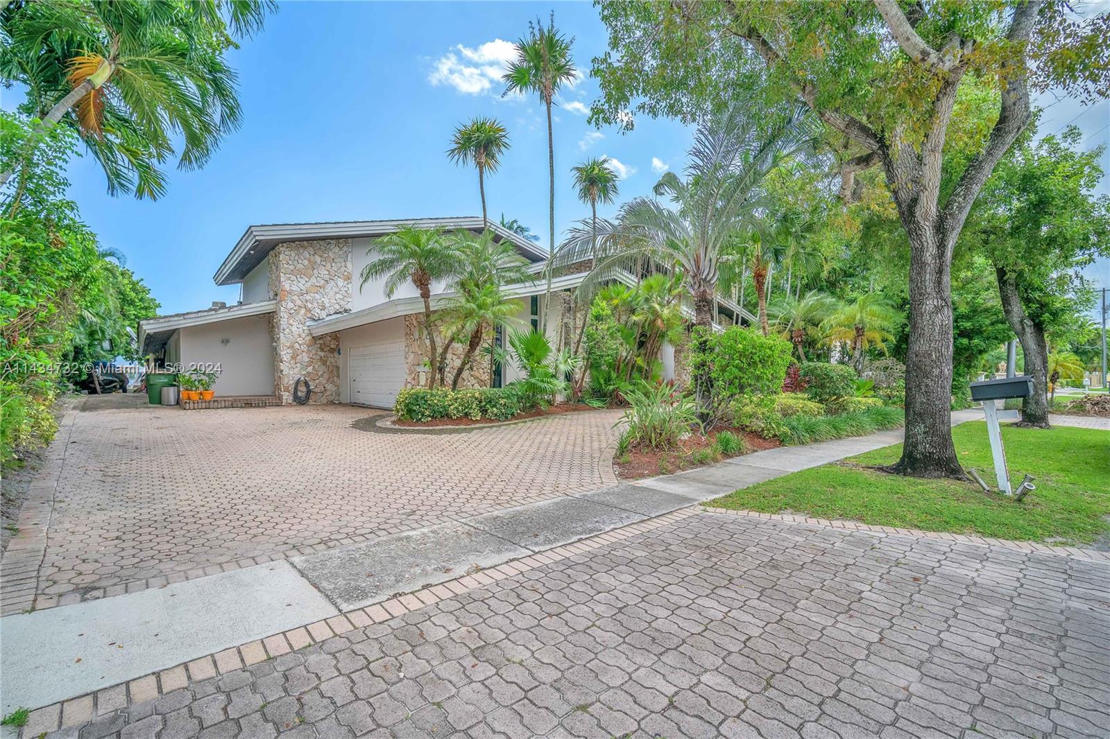 13255 Biscayne Bay Dr, North Miami, FL, 33181 United States, 4 Bedrooms Bedrooms, ,3 BathroomsBathrooms,Residential,For Sale,Biscayne Bay Dr,A11434732