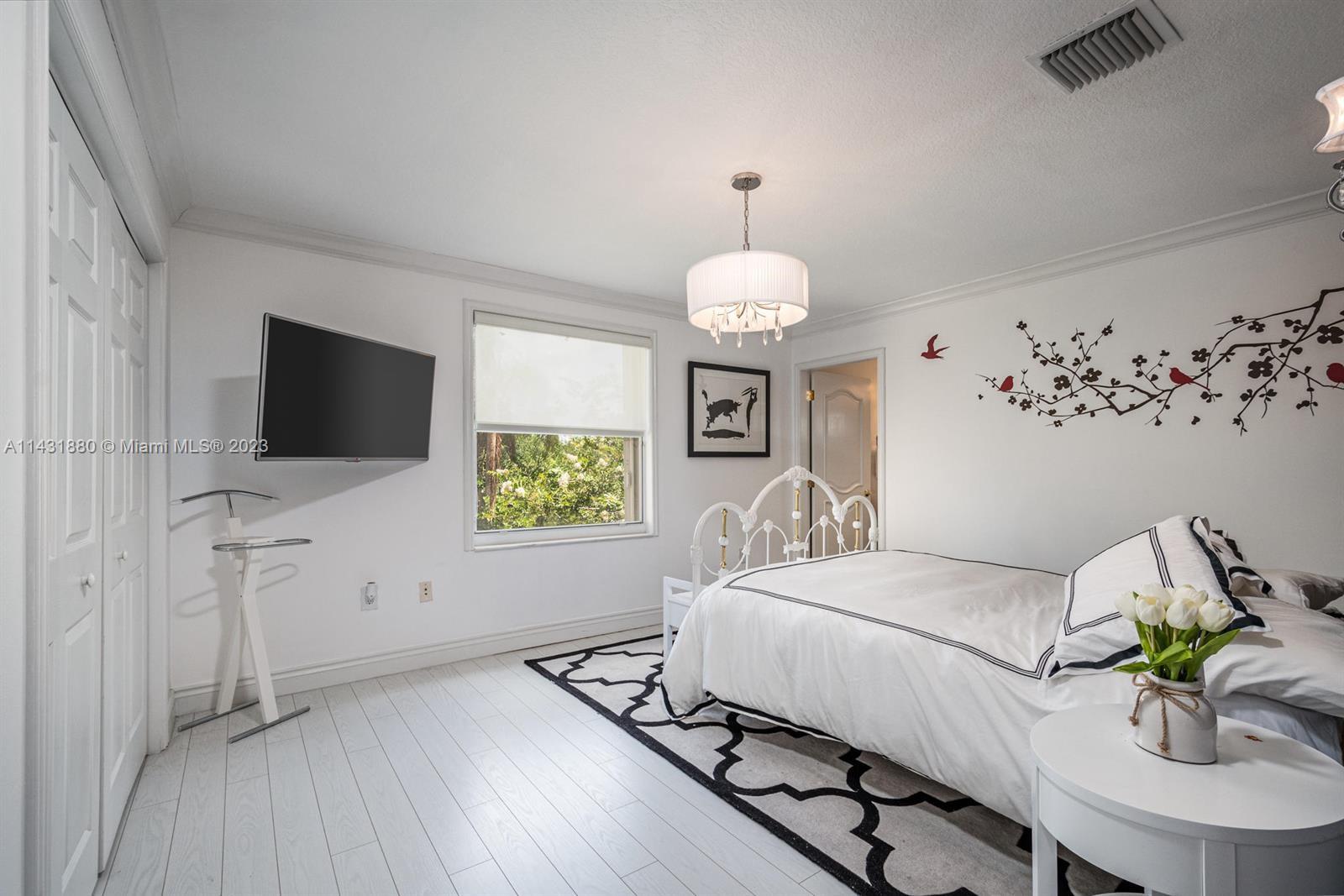 Listing Photo 18