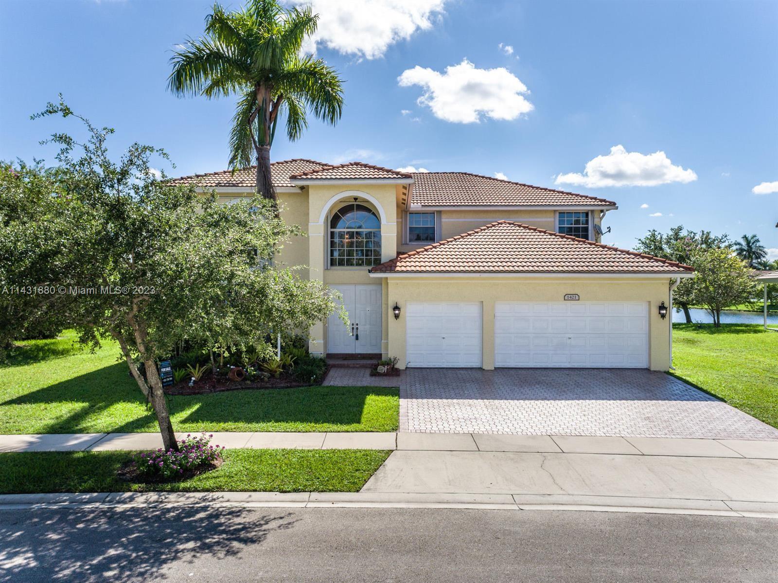 1421 NW 138th Way, Pembroke Pines, Florida image 2