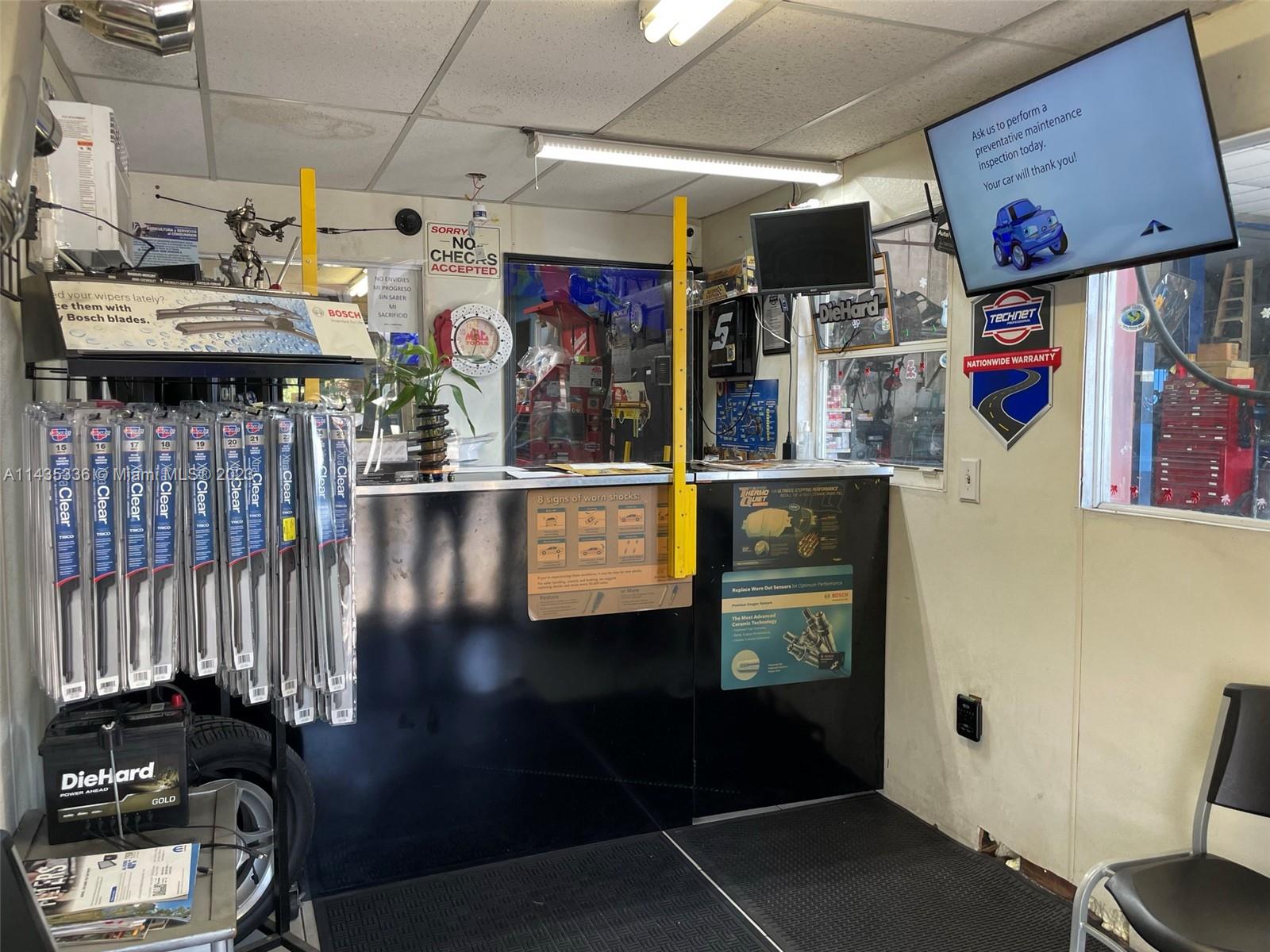 Customer Area / Customer Window