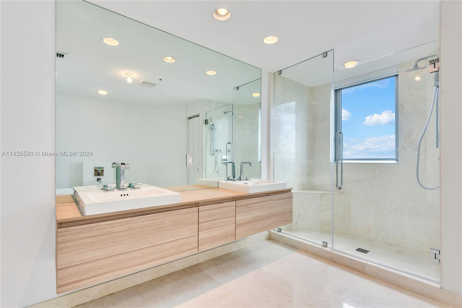 17111 BISCAYNE BLVD 1204, Miami, Florida 33160, 2 Bedrooms Bedrooms, ,3 BathroomsBathrooms,Residential,For Sale,17111 BISCAYNE BLVD 1204,A11435580