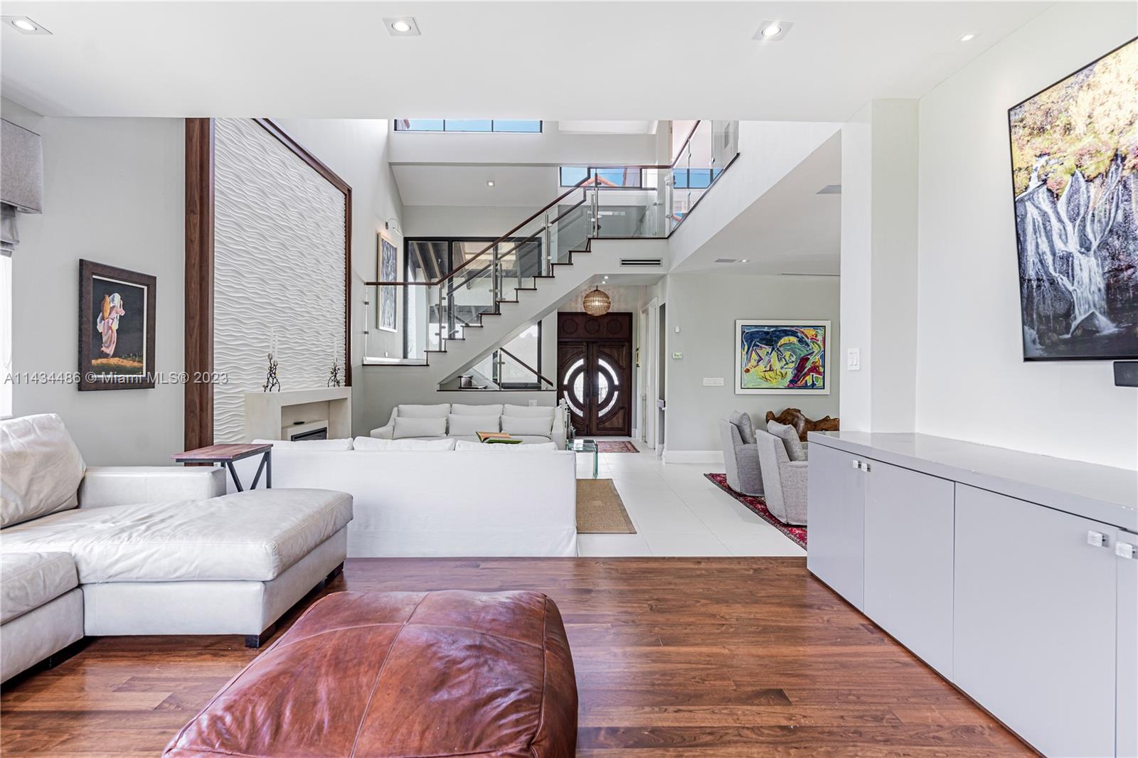 2000 Bayshore Dr, Miami, FL, 33133 United States, 3 Bedrooms Bedrooms, ,3 BathroomsBathrooms,Residential,For Sale,Bayshore Dr,A11434486