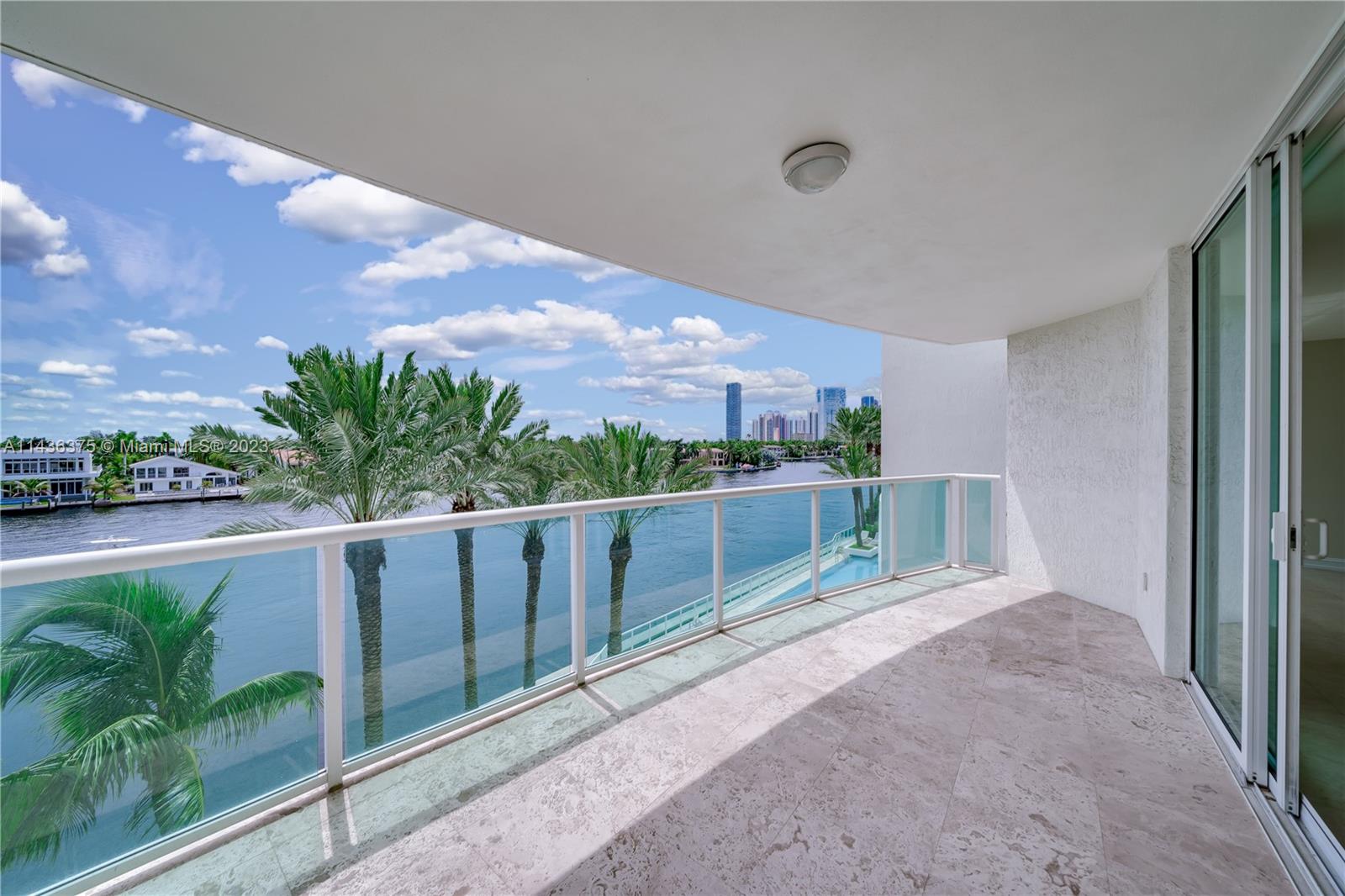 20201 E Country Club Dr 404, Aventura, FL 33180, 2 Bedrooms Bedrooms, ,2 BathroomsBathrooms,Residential,For Sale,Country Club Dr,A11436375