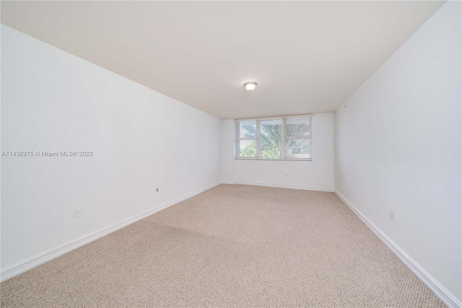 20201 E Country Club Dr 404, Aventura, FL 33180, 2 Bedrooms Bedrooms, ,2 BathroomsBathrooms,Residential,For Sale,Country Club Dr,A11436375