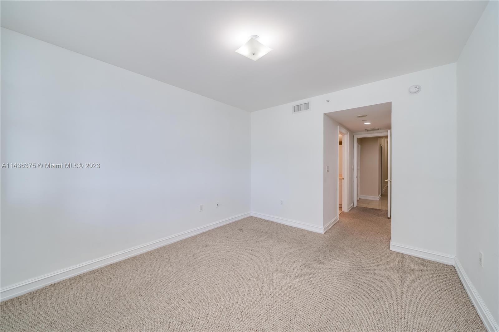 20201 E Country Club Dr 404, Aventura, FL 33180, 2 Bedrooms Bedrooms, ,2 BathroomsBathrooms,Residential,For Sale,Country Club Dr,A11436375