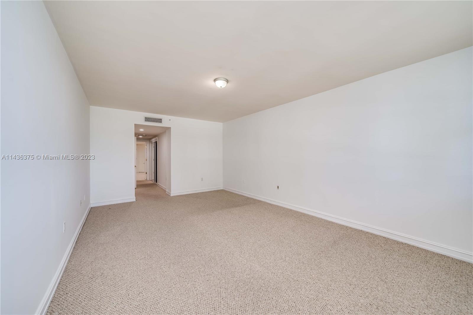20201 E Country Club Dr 404, Aventura, FL 33180, 2 Bedrooms Bedrooms, ,2 BathroomsBathrooms,Residential,For Sale,Country Club Dr,A11436375