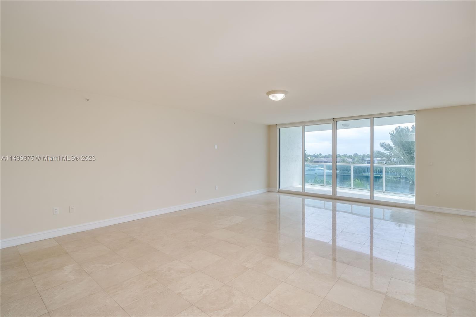 20201 E Country Club Dr 404, Aventura, FL 33180, 2 Bedrooms Bedrooms, ,2 BathroomsBathrooms,Residential,For Sale,Country Club Dr,A11436375