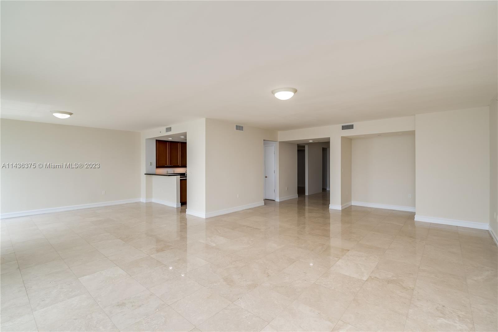 20201 E Country Club Dr 404, Aventura, FL 33180, 2 Bedrooms Bedrooms, ,2 BathroomsBathrooms,Residential,For Sale,Country Club Dr,A11436375