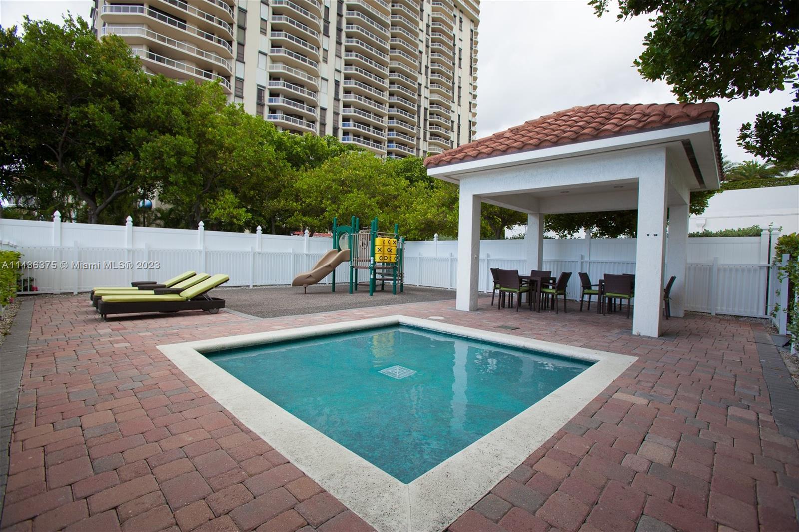 20201 E Country Club Dr 404, Aventura, FL 33180, 2 Bedrooms Bedrooms, ,2 BathroomsBathrooms,Residential,For Sale,Country Club Dr,A11436375