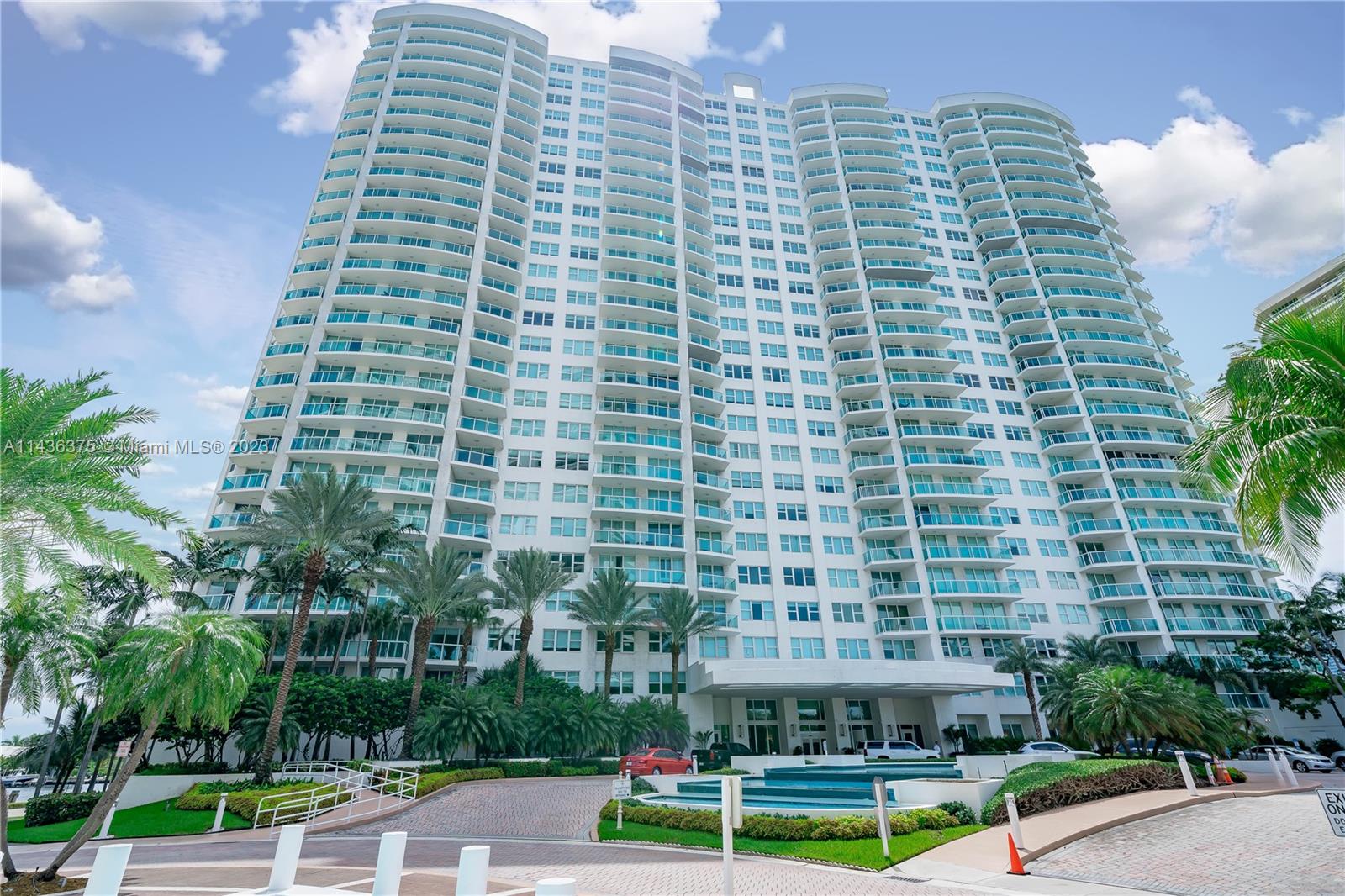 20201 E Country Club Dr 404, Aventura, FL 33180, 2 Bedrooms Bedrooms, ,2 BathroomsBathrooms,Residential,For Sale,Country Club Dr,A11436375
