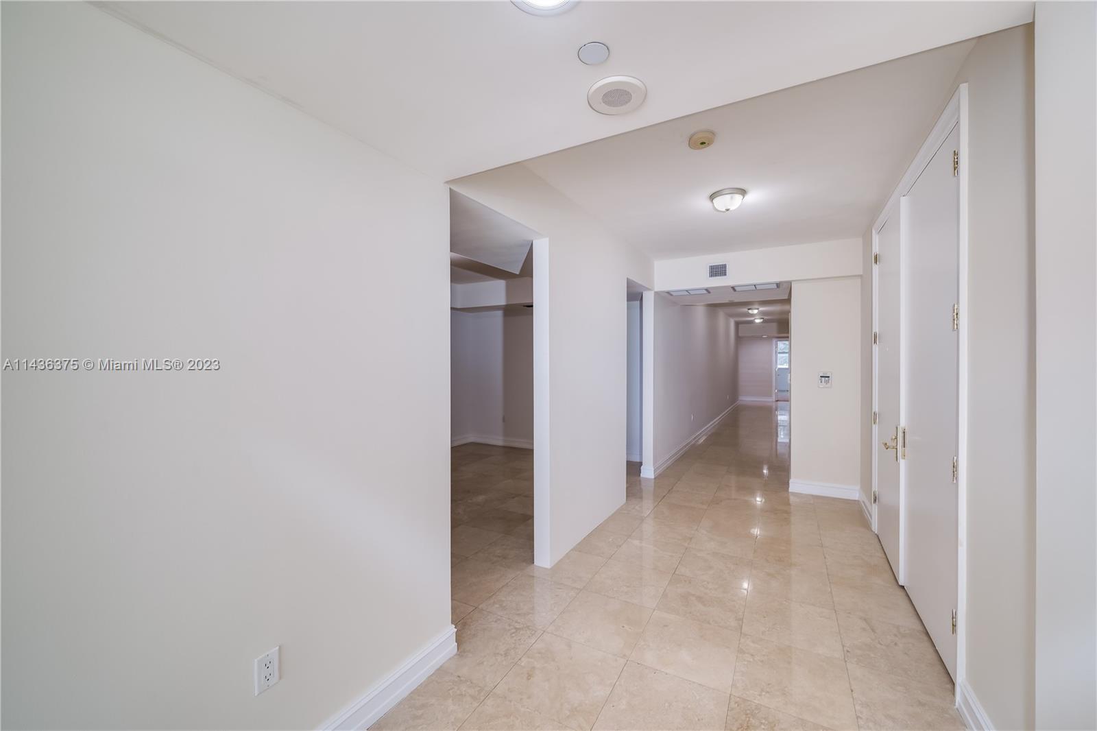 20201 E Country Club Dr 404, Aventura, FL 33180, 2 Bedrooms Bedrooms, ,2 BathroomsBathrooms,Residential,For Sale,Country Club Dr,A11436375