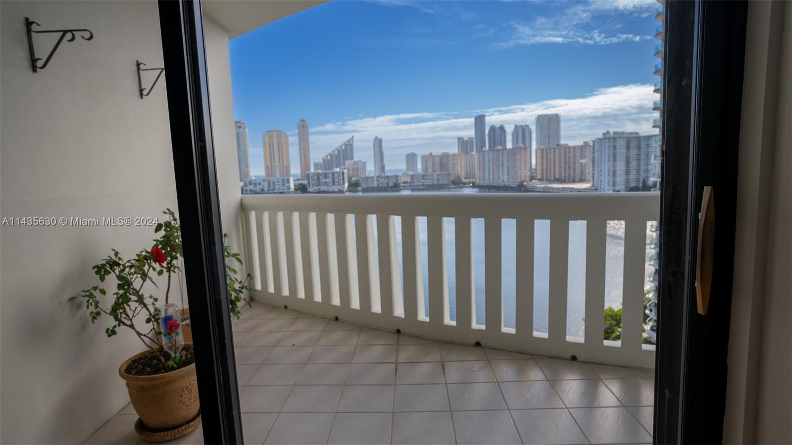 3000 Island Blvd 1401, Aventura, FL 33160, 2 Bedrooms Bedrooms, ,2 BathroomsBathrooms,Residential,For Sale,Island Blvd,A11435630