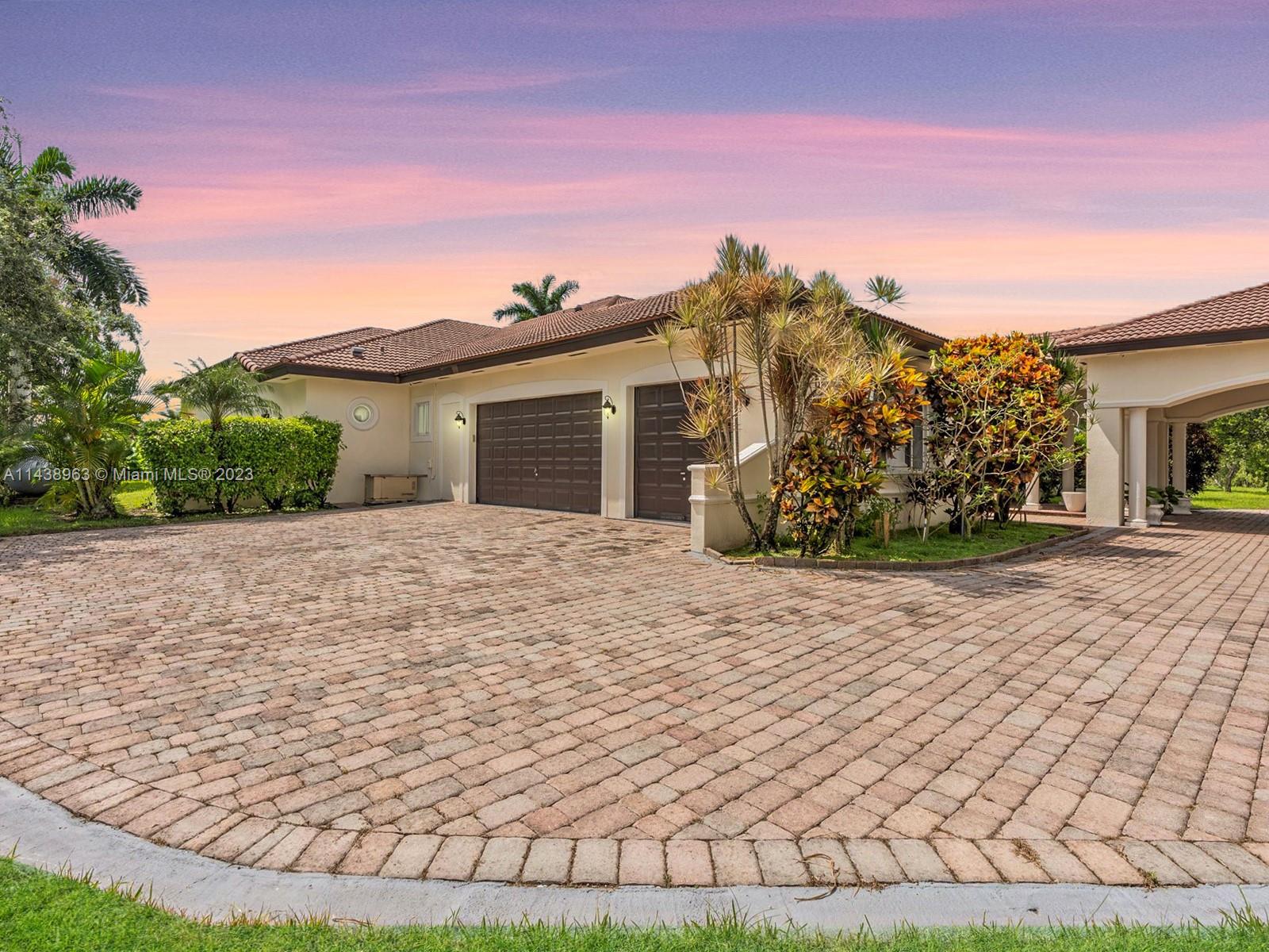 3 car garage and gas generator