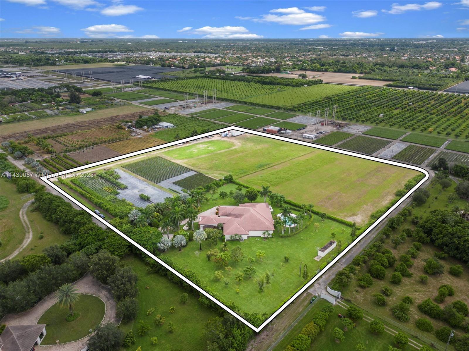 10 Acres, 445,313 SqFt