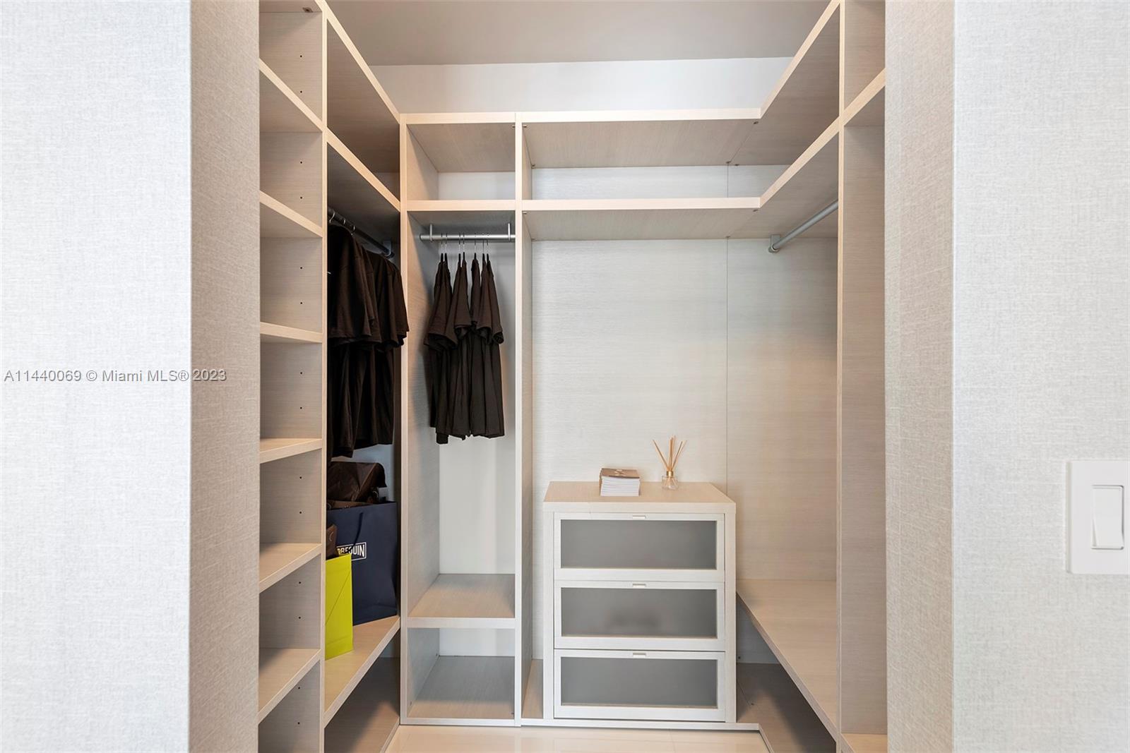 68 6th Street, Miami, FL, 33131 United States, 3 Bedrooms Bedrooms, ,4 BathroomsBathrooms,Residential,For Sale,6th Street,A11440069