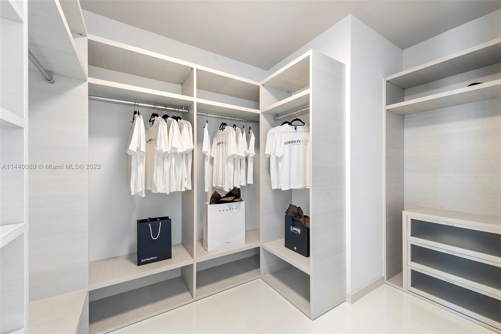 68 6th Street, Miami, FL, 33131 United States, 3 Bedrooms Bedrooms, ,4 BathroomsBathrooms,Residential,For Sale,6th Street,A11440069