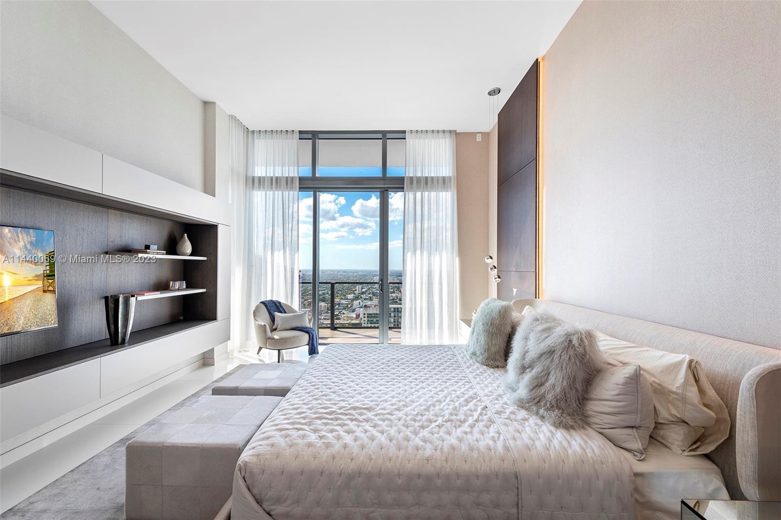 68 6th Street, Miami, FL, 33131 United States, 3 Bedrooms Bedrooms, ,4 BathroomsBathrooms,Residential,For Sale,6th Street,A11440069