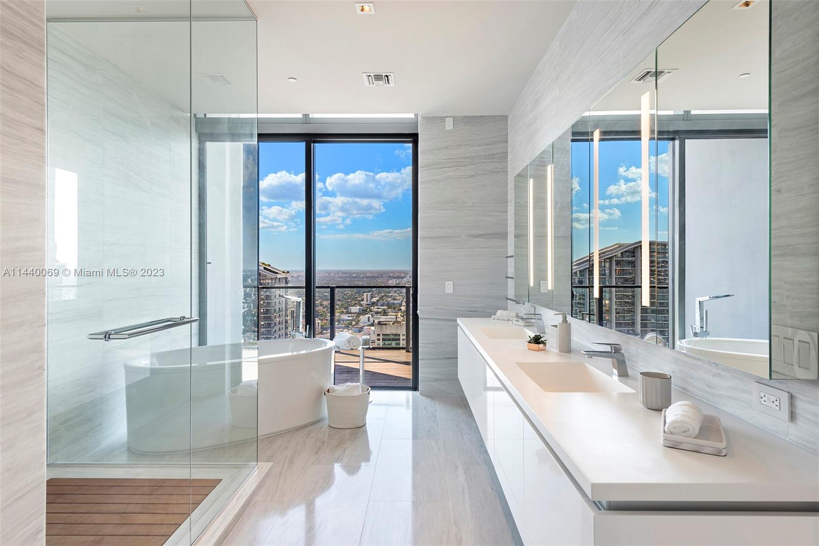 68 6th Street, Miami, FL, 33131 United States, 3 Bedrooms Bedrooms, ,4 BathroomsBathrooms,Residential,For Sale,6th Street,A11440069