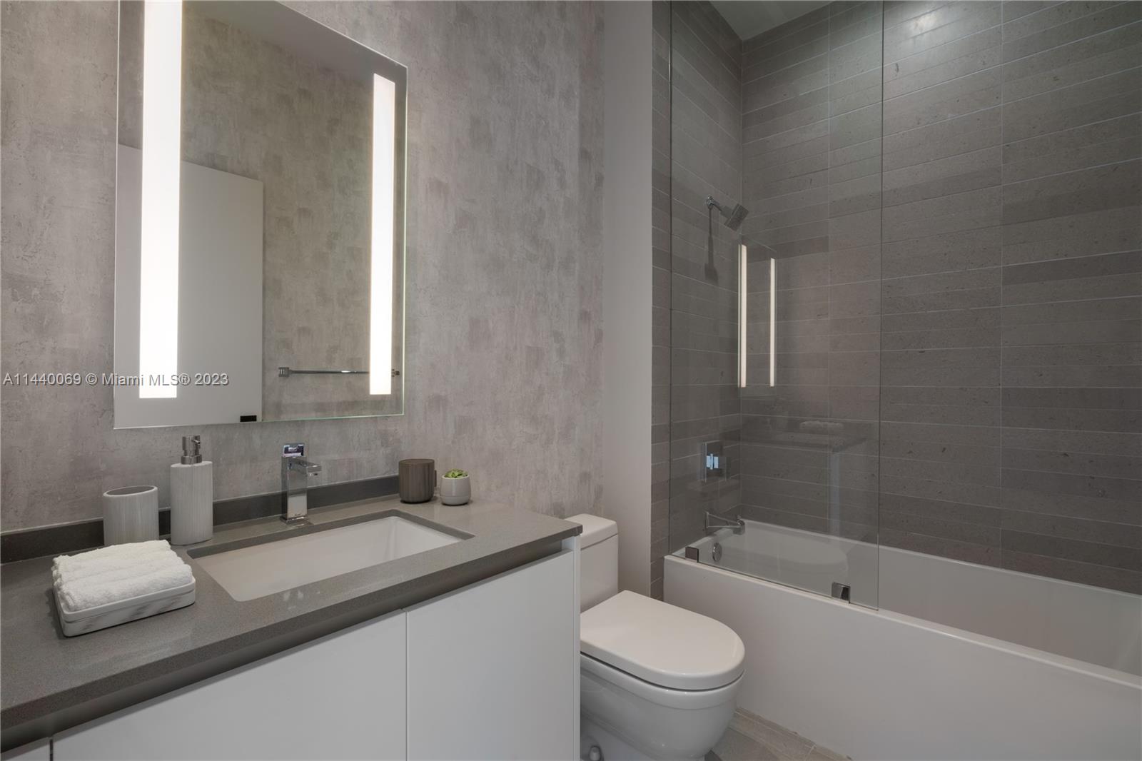 68 6th Street, Miami, FL, 33131 United States, 3 Bedrooms Bedrooms, ,4 BathroomsBathrooms,Residential,For Sale,6th Street,A11440069