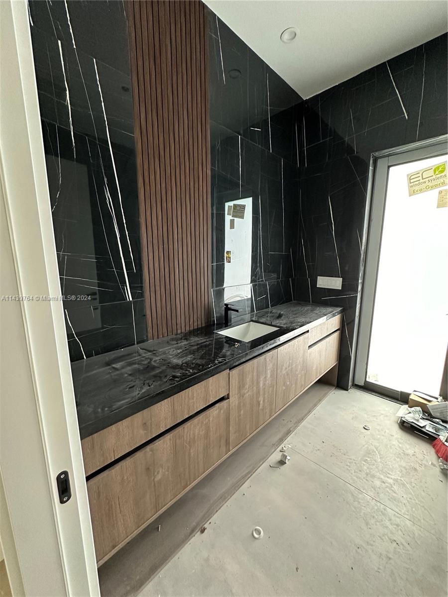 Powder Room/Cabana Bath