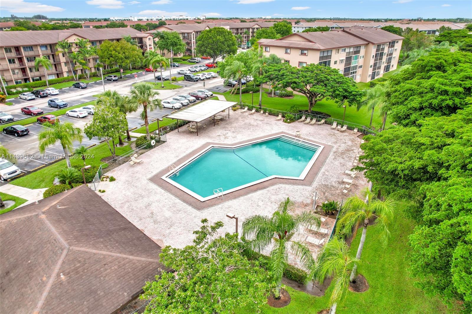 Pembroke Pines, FL, 33027 United States, 1 Bedroom Bedrooms, ,1 BathroomBathrooms,Residential,For Sale,A11439682