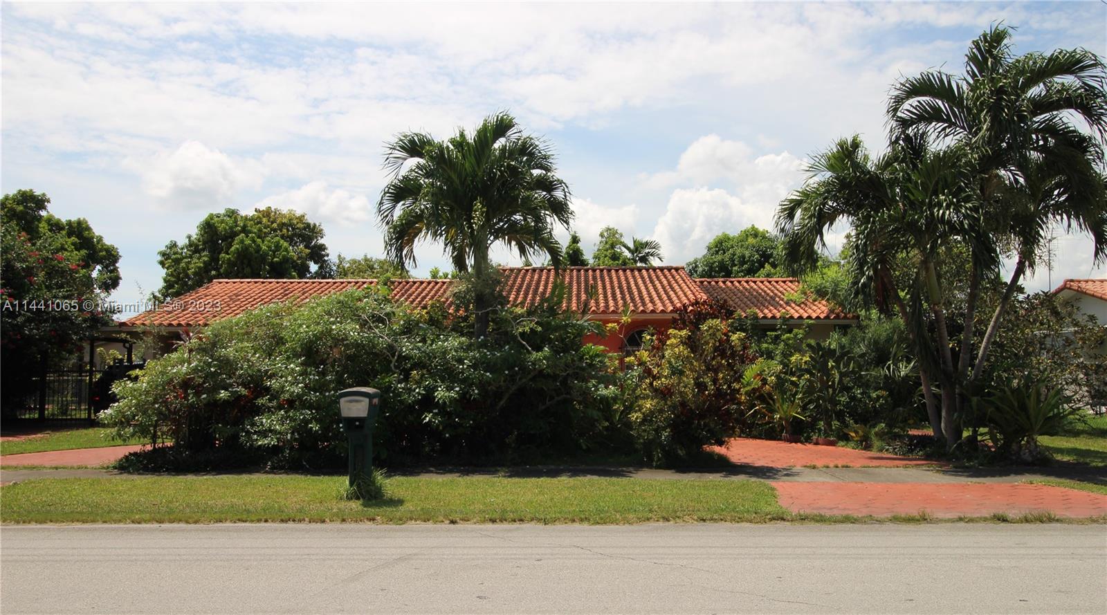 10710 SW 26th St  For Sale A11441065, FL