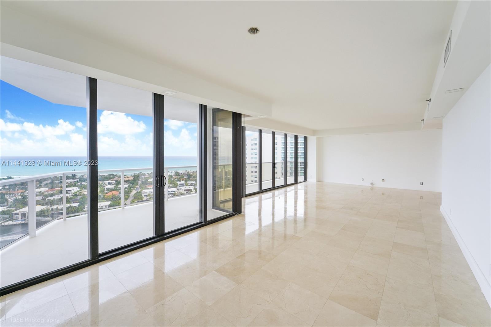 20281 E Country Club Dr 2302, Aventura, Florida 33180, 2 Bedrooms Bedrooms, ,2 BathroomsBathrooms,Residential,For Sale,20281 E Country Club Dr 2302,A11441328