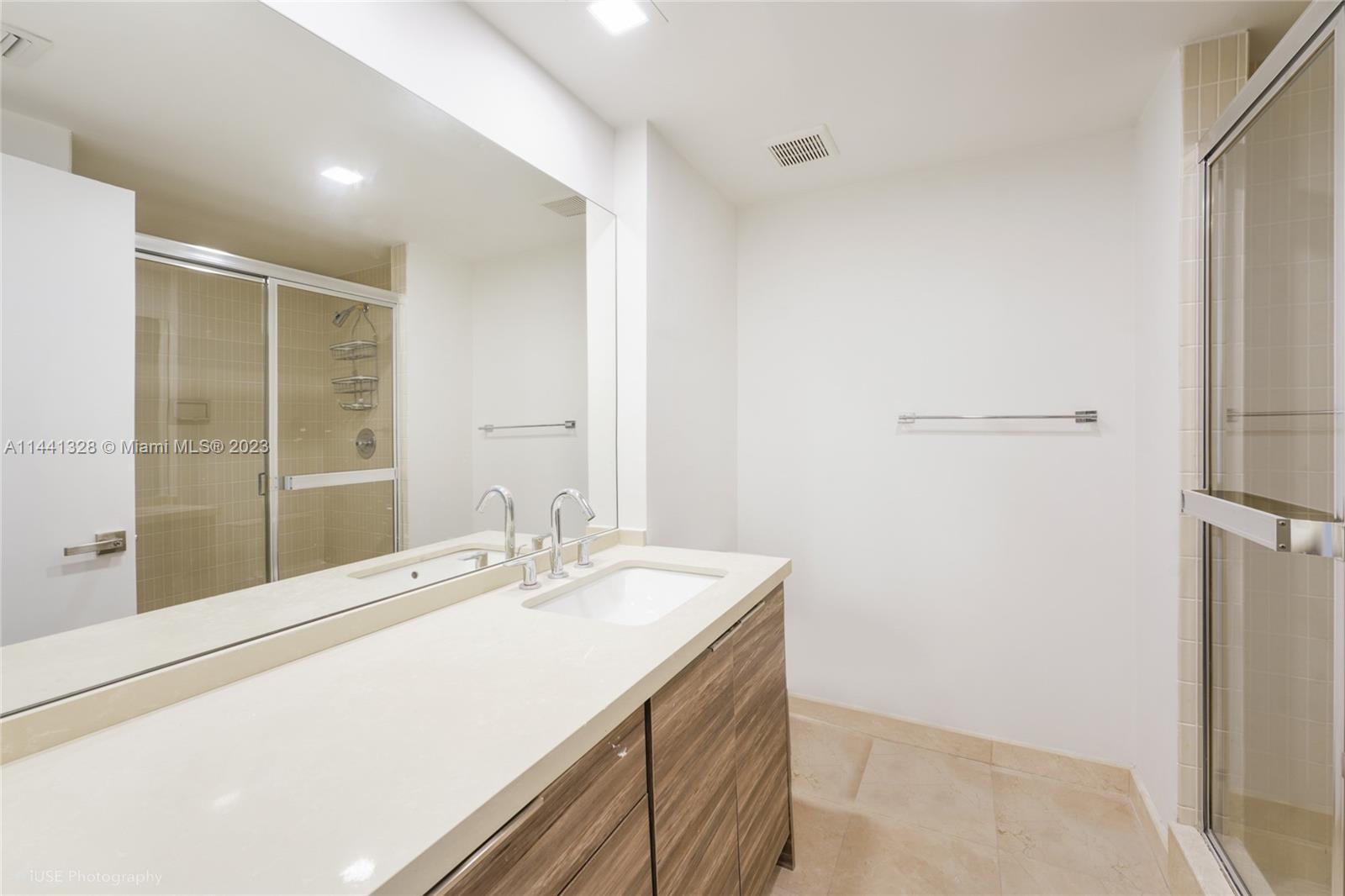 20281 Country Club Dr, Aventura, FL, 33180 United States, 2 Bedrooms Bedrooms, ,2 BathroomsBathrooms,Residential,For Sale,Country Club Dr,A11441328