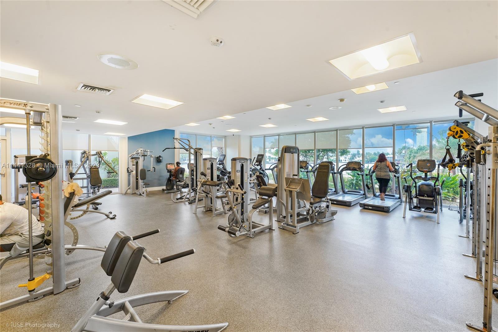 20281 E Country Club Dr 2302, Aventura, Florida 33180, 2 Bedrooms Bedrooms, ,2 BathroomsBathrooms,Residential,For Sale,20281 E Country Club Dr 2302,A11441328