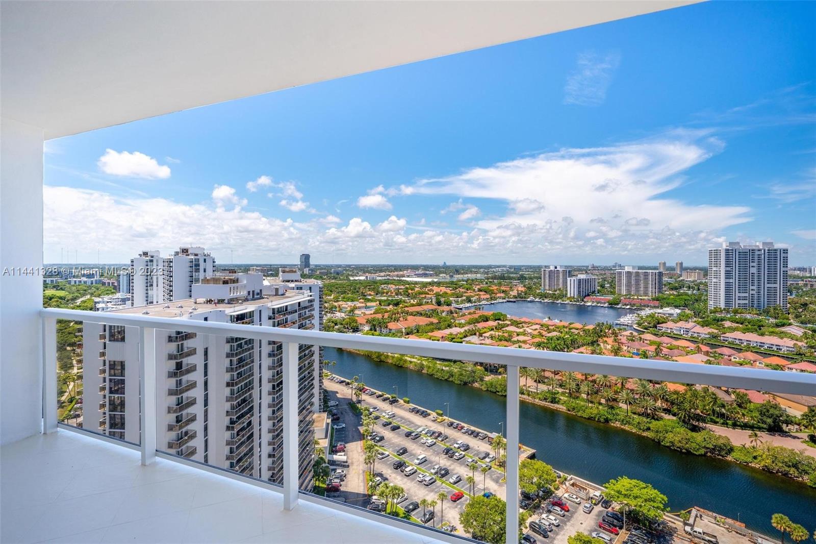 20281 E Country Club Dr 2302, Aventura, Florida 33180, 2 Bedrooms Bedrooms, ,2 BathroomsBathrooms,Residential,For Sale,20281 E Country Club Dr 2302,A11441328