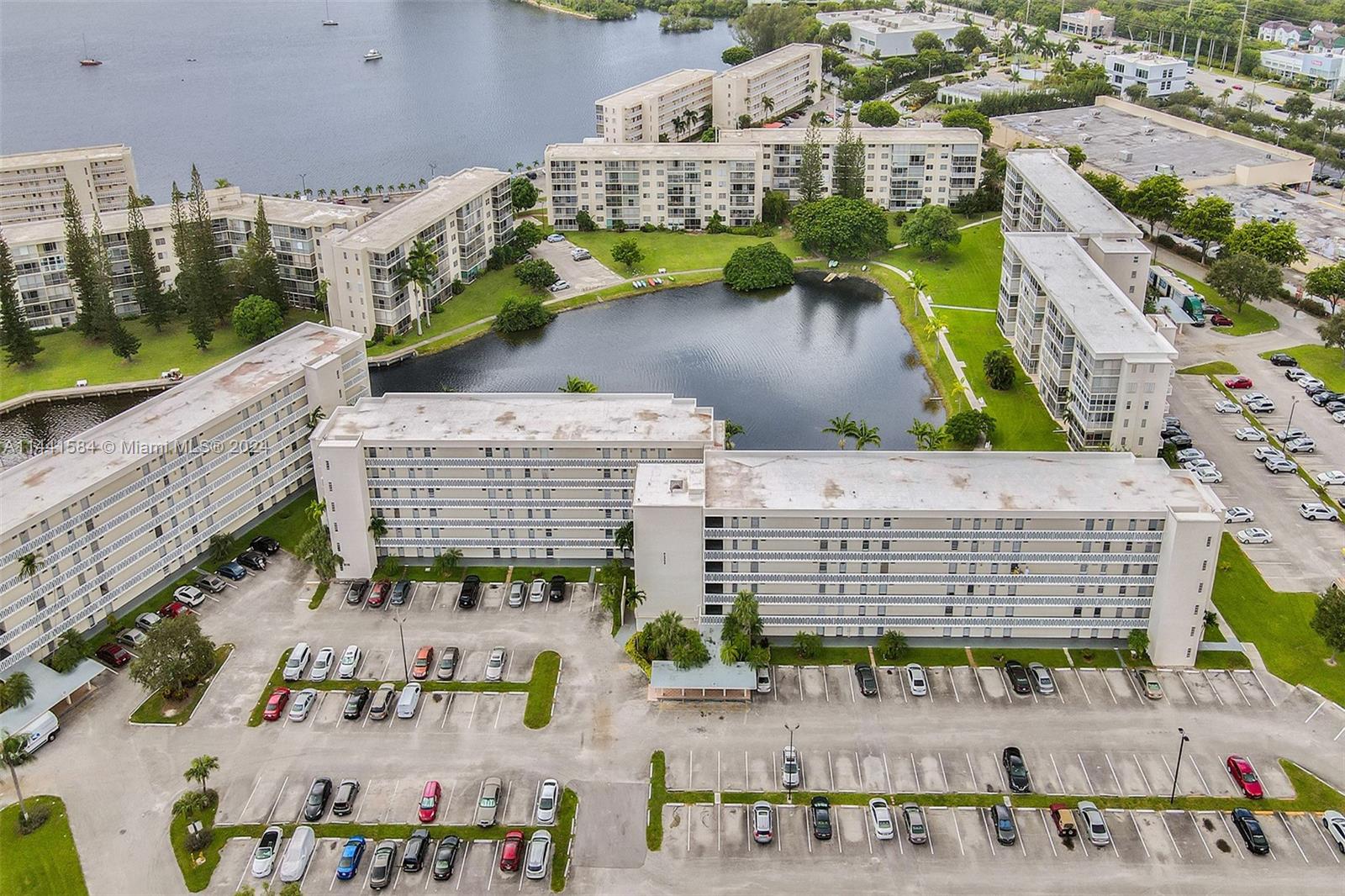 2855 Leonard Dr, Aventura, FL, 33160 United States, 1 Bedroom Bedrooms, ,1 BathroomBathrooms,Residential,For Sale,Leonard Dr,A11441584