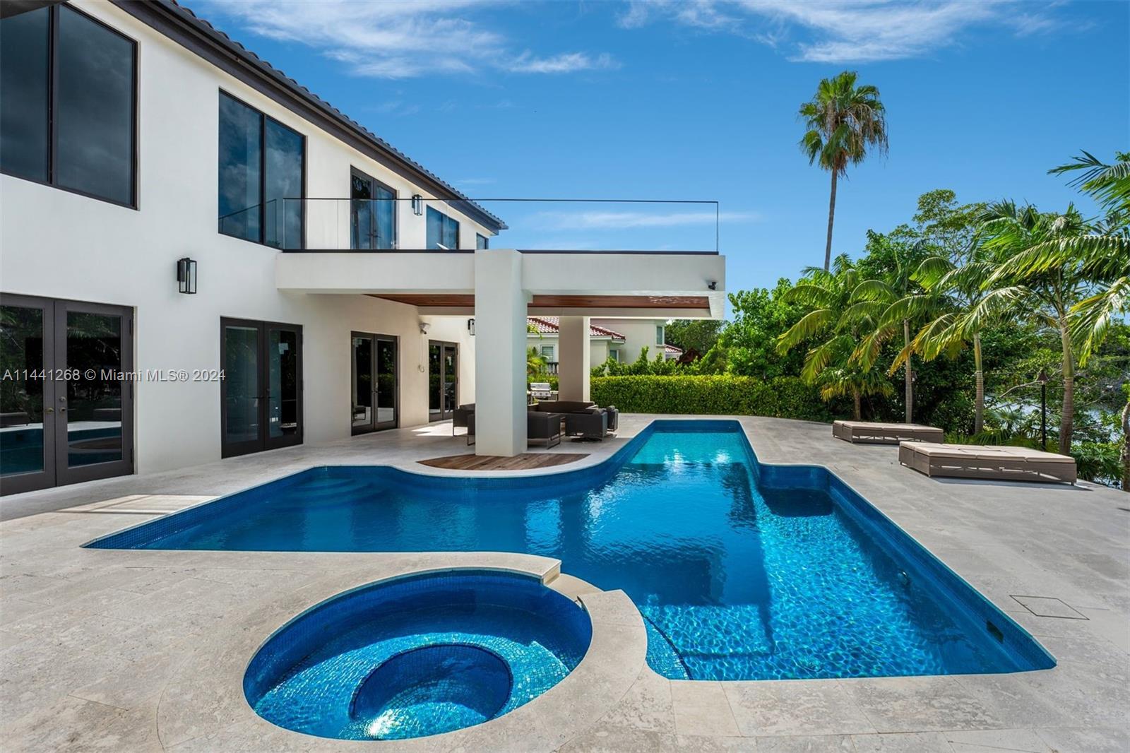 284 Las Brisas Ct, Coral Gables, FL, 33143 United States, 5 Bedrooms Bedrooms, ,4 BathroomsBathrooms,Residential,For Sale,Las Brisas Ct,A11441268